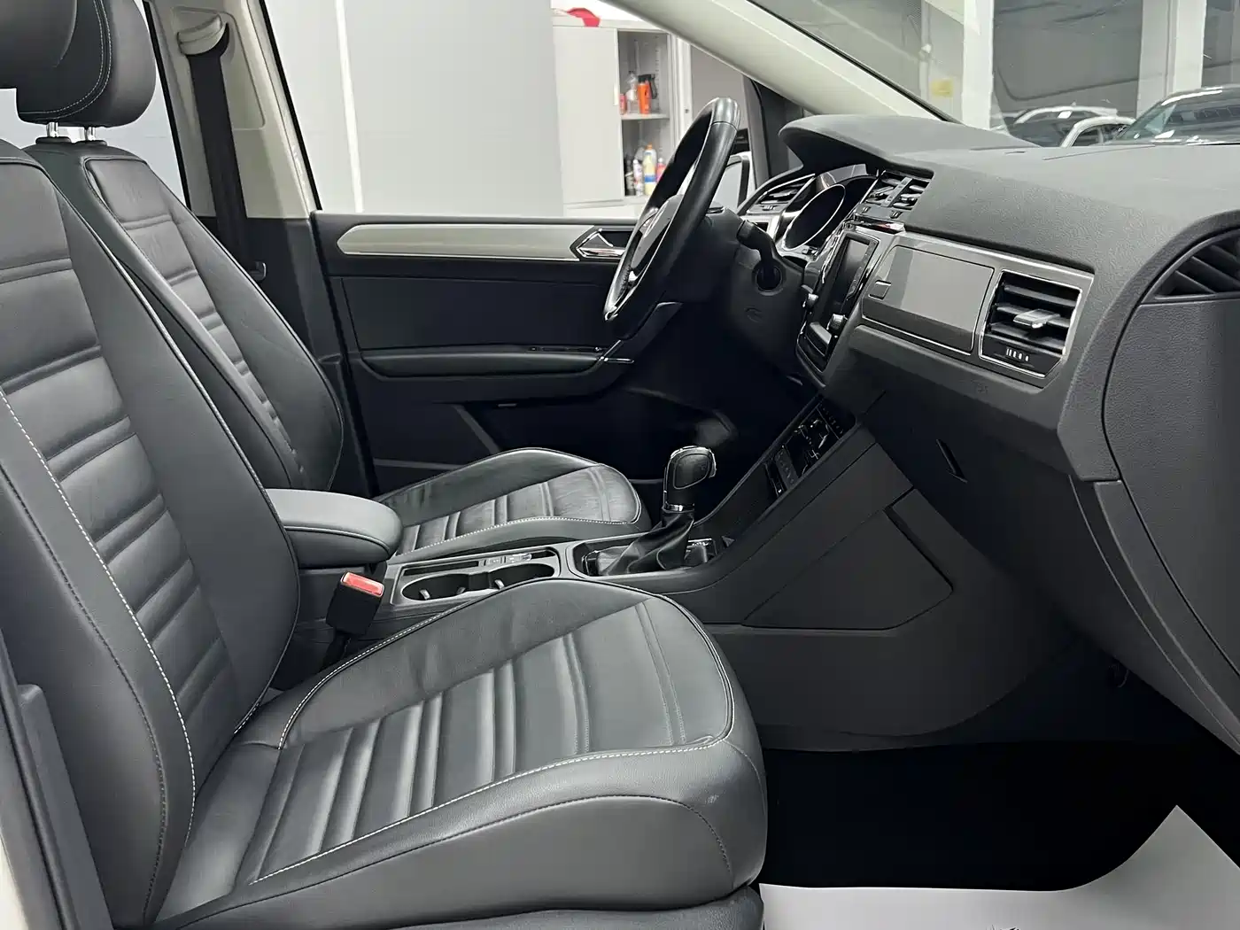 Volkswagen Touran 2021 Touran L 280TSI DSG Cross Luxury 7-Seater фото 22