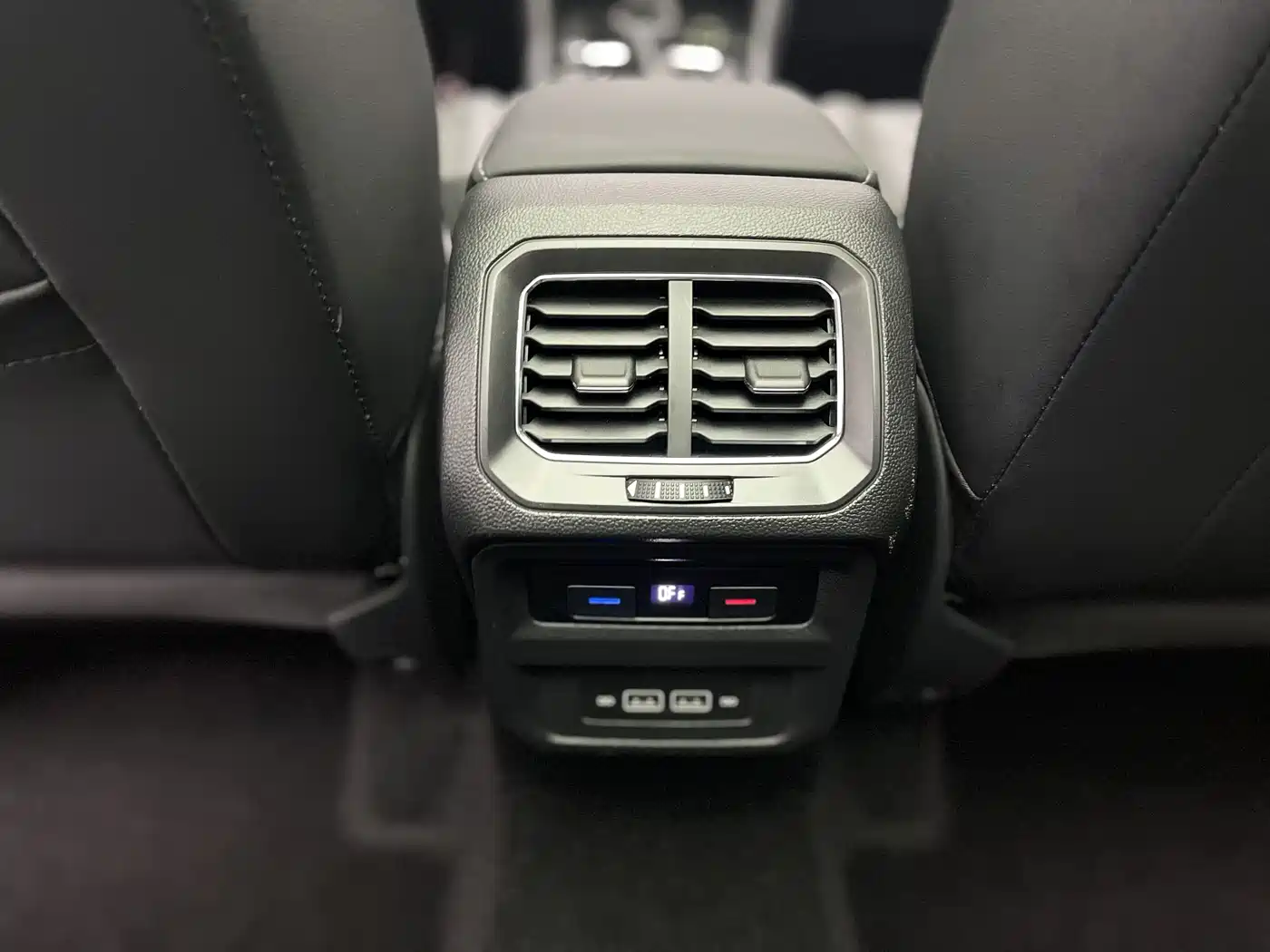 Volkswagen Tiguan L 2021 330TSI Automatic 2WD R-Line Premium фото 6