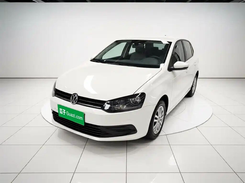 Фото 1 - Volkswagen Polo