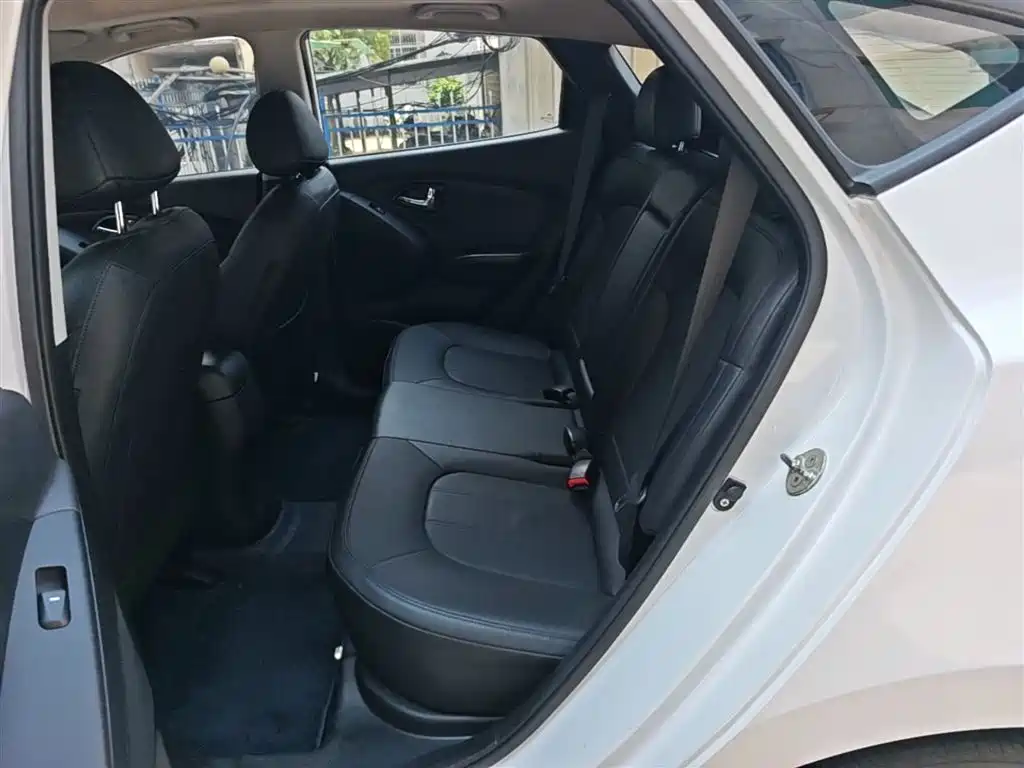 Hyundai Beijing Hyundai ix35 2015 2.0L Automatic 2WD Smart Type China IV фото 17