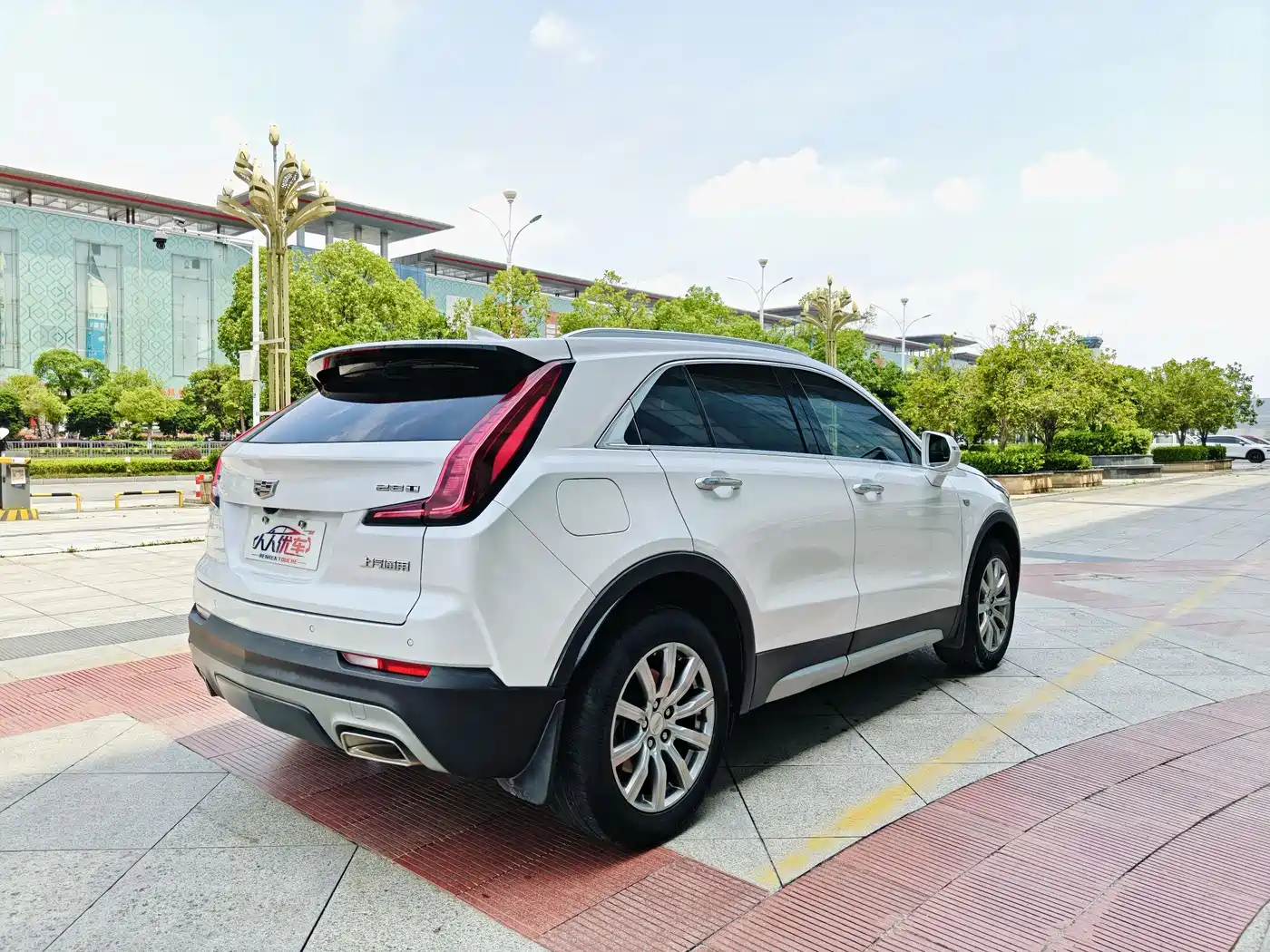 Cadillac XT4 2021 28T FWD Premium Edition фото 6