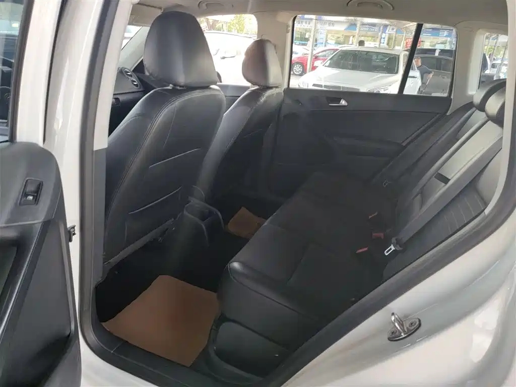Volkswagen Tiguan 2015 1.8TSI Automatic 2WD Trendline фото 17