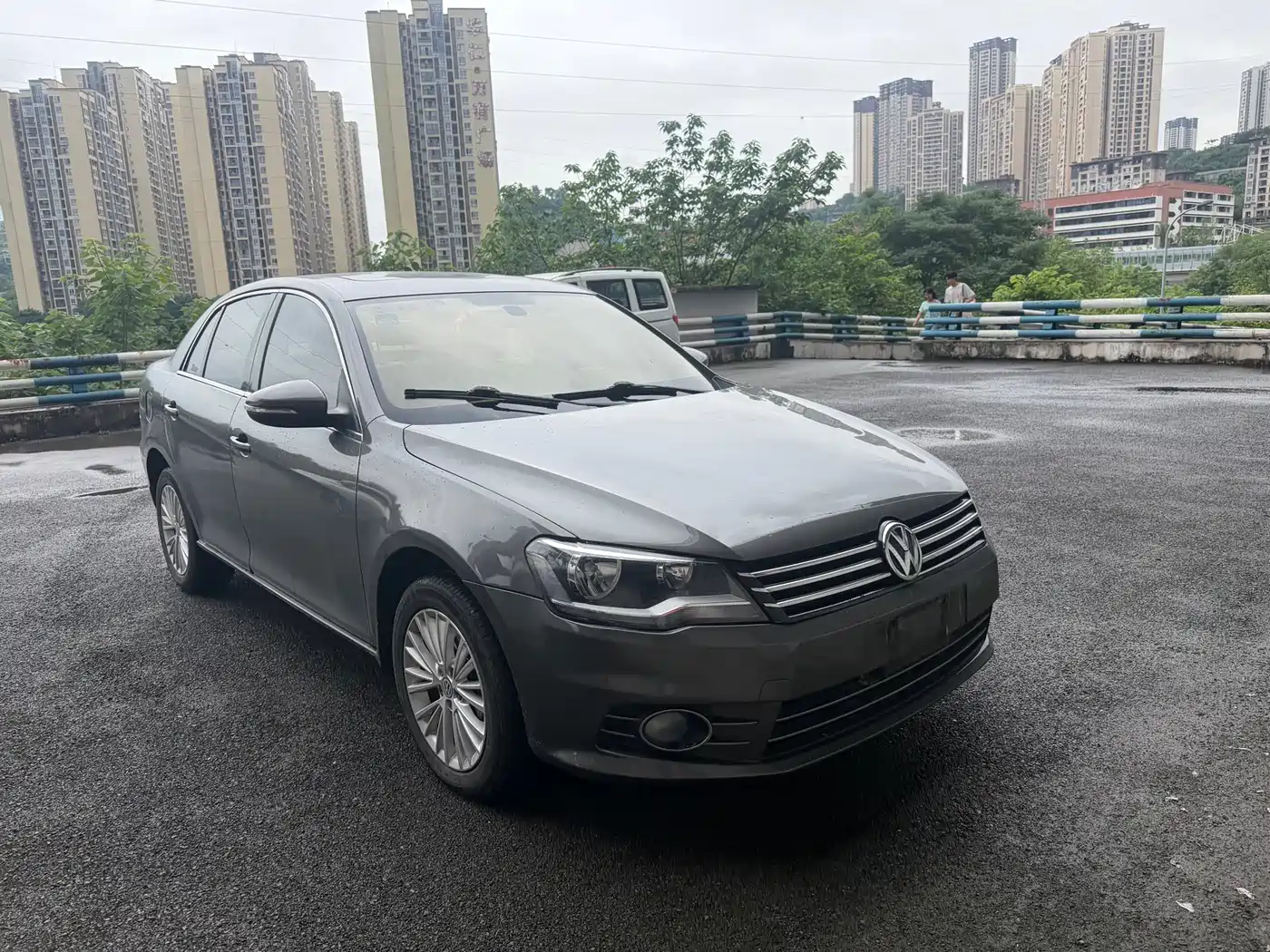 Volkswagen Bora 2013 1.6L Automatic Luxury Model фото 3