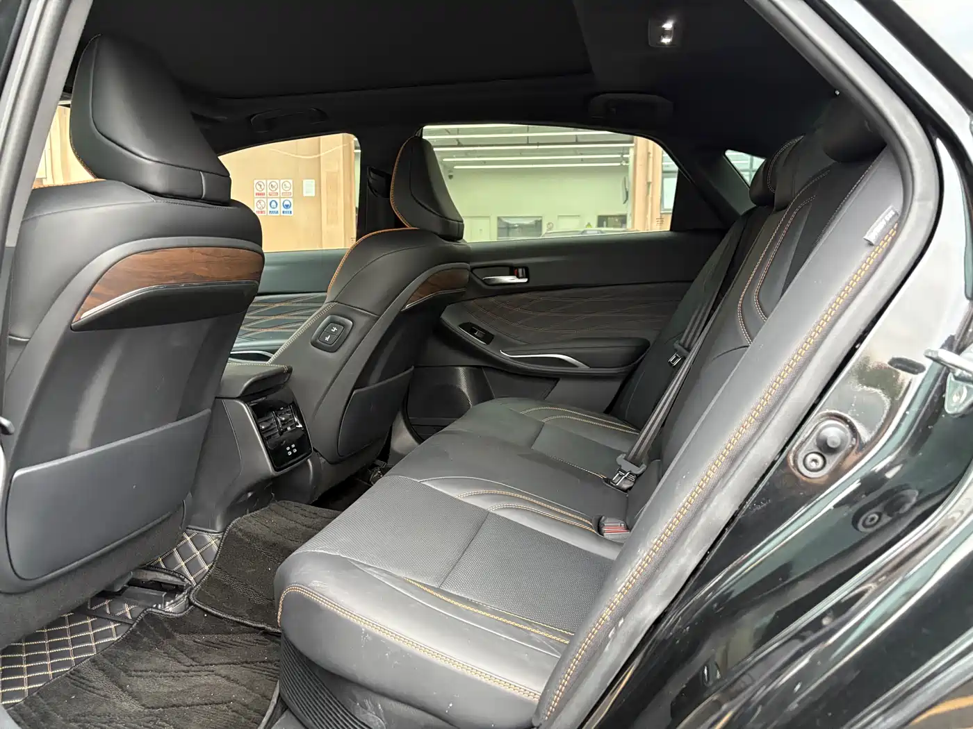 Toyota Avalon фото 8