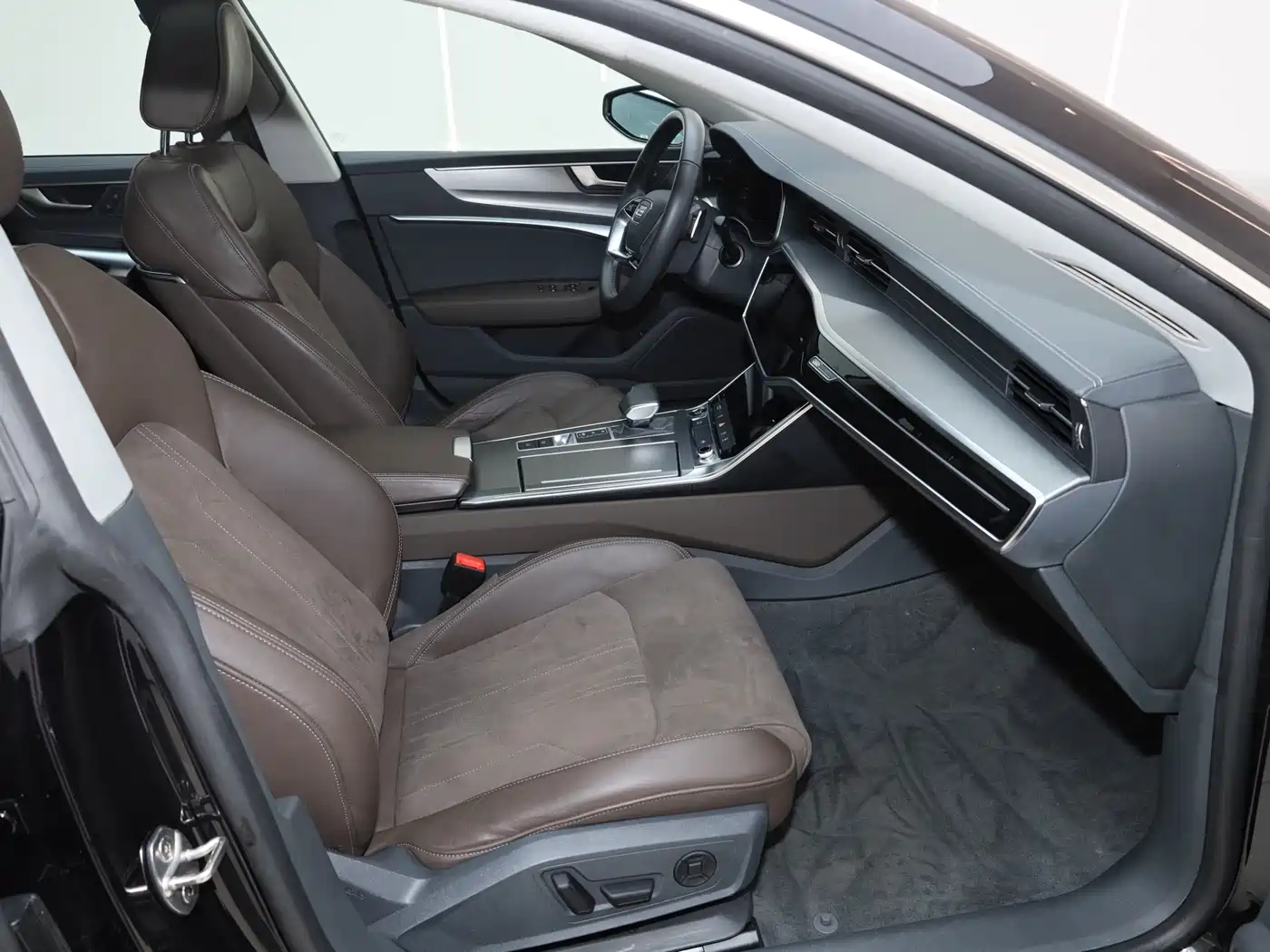 Audi A7L 2024 45TFSI S-line Dream Edition Crystal Package фото 25