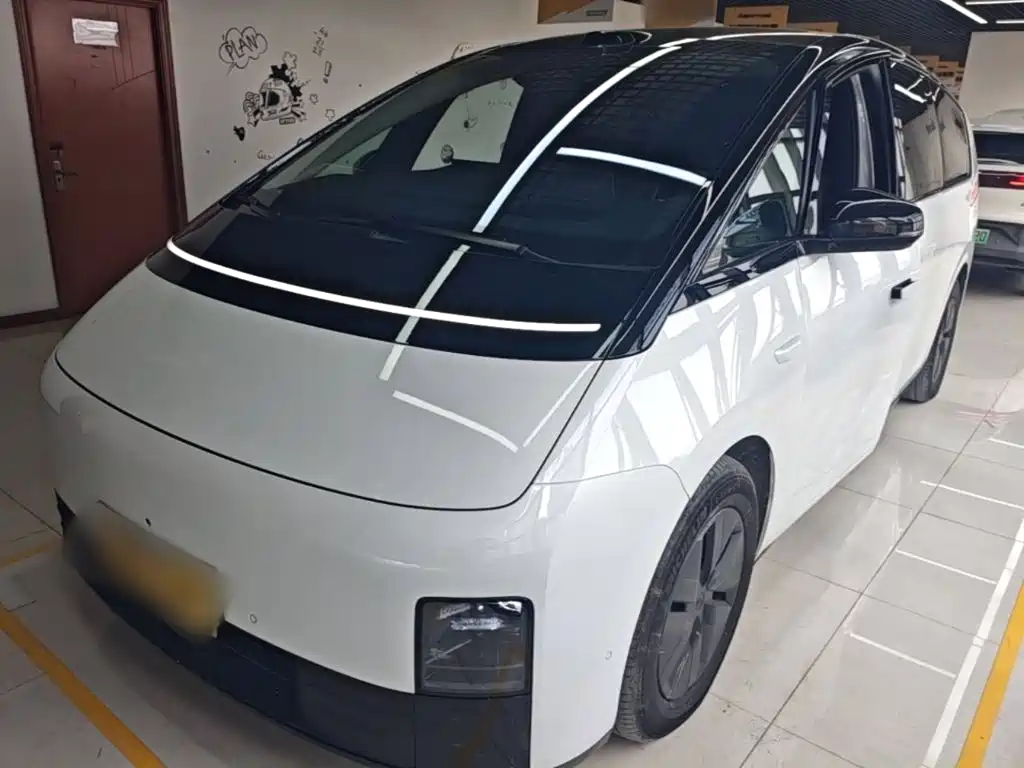 Li Auto MEGA 2025