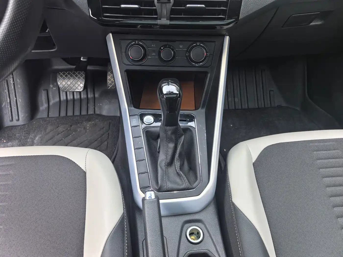 Volkswagen Polo 2021 2021 Plus 1.5L Automatic Colorful Tech Edition