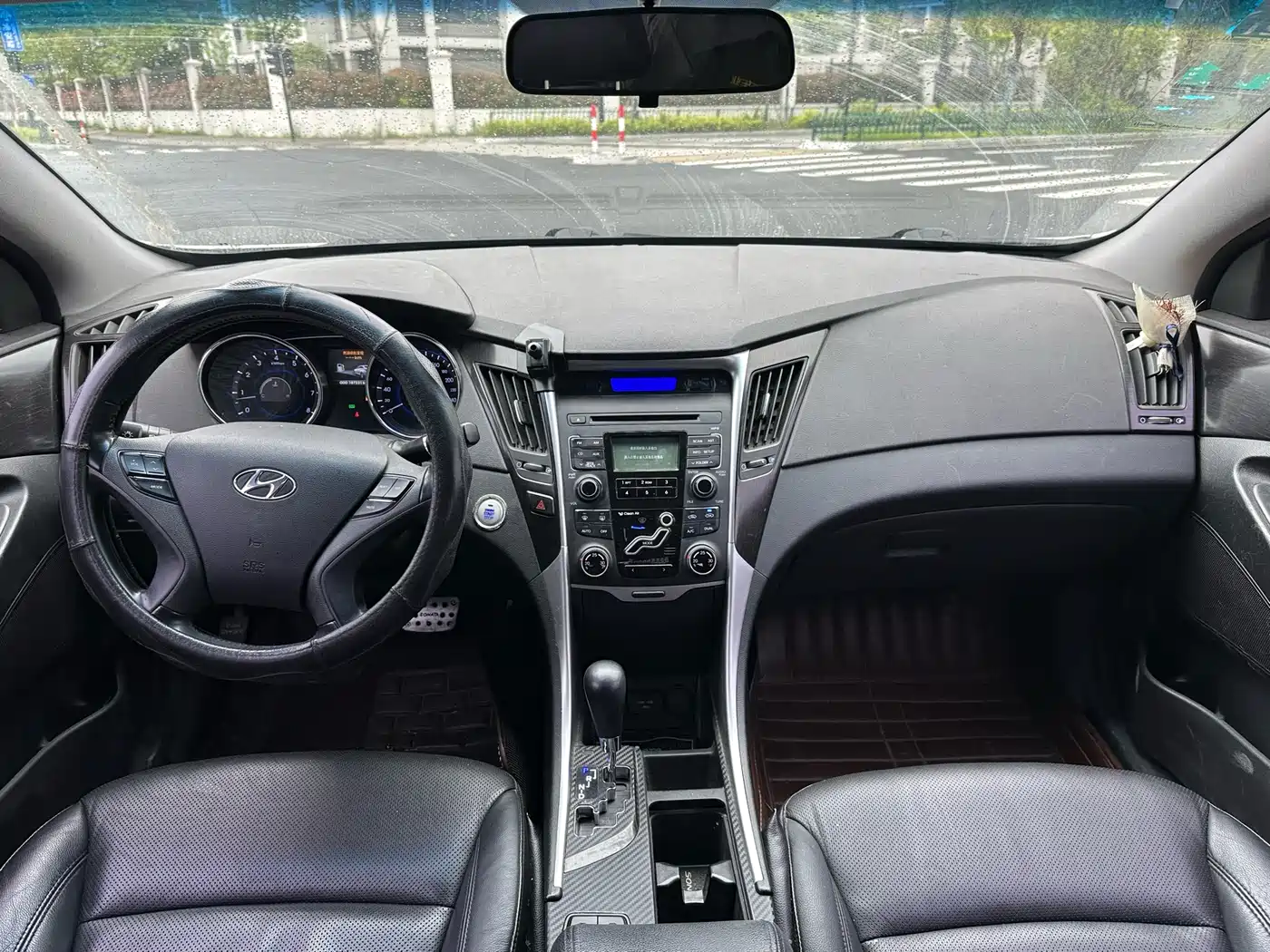 Hyundai Sonata 2013 2.4L Automatic Luxury Edition (China IV) фото 9