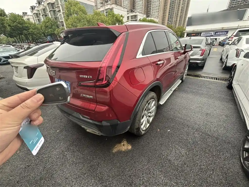 Cadillac XT4 2021 28T FWD Premium Edition фото 9