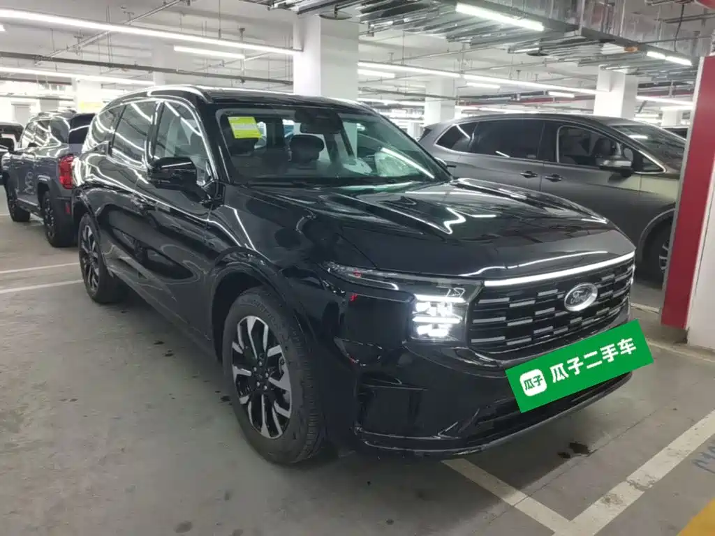 2025 Ford Edge
