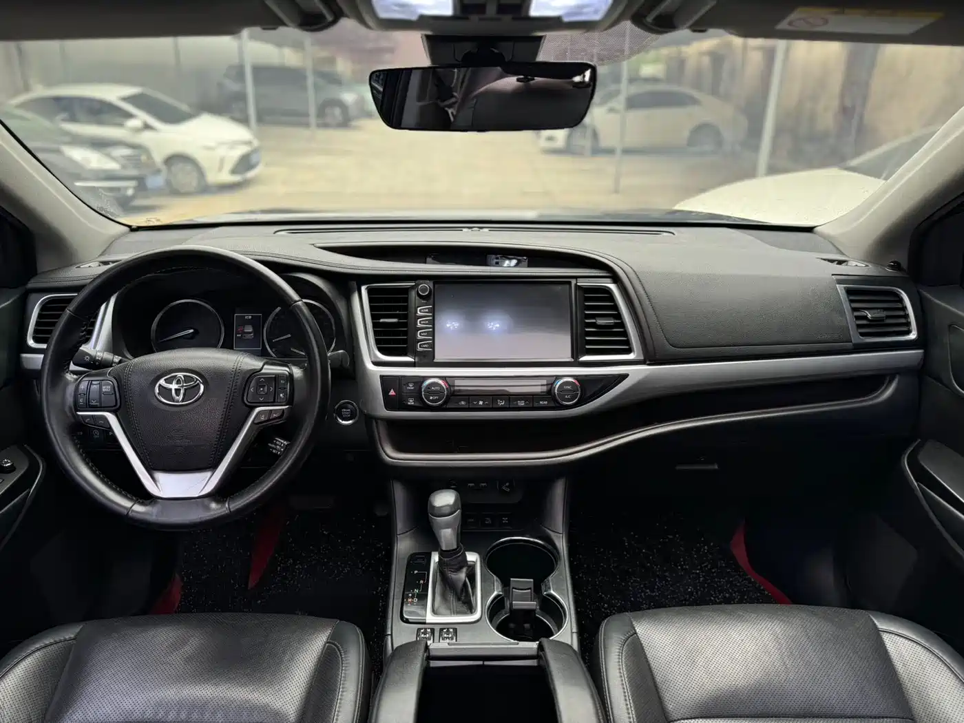TOYOTA HIGHLANDER