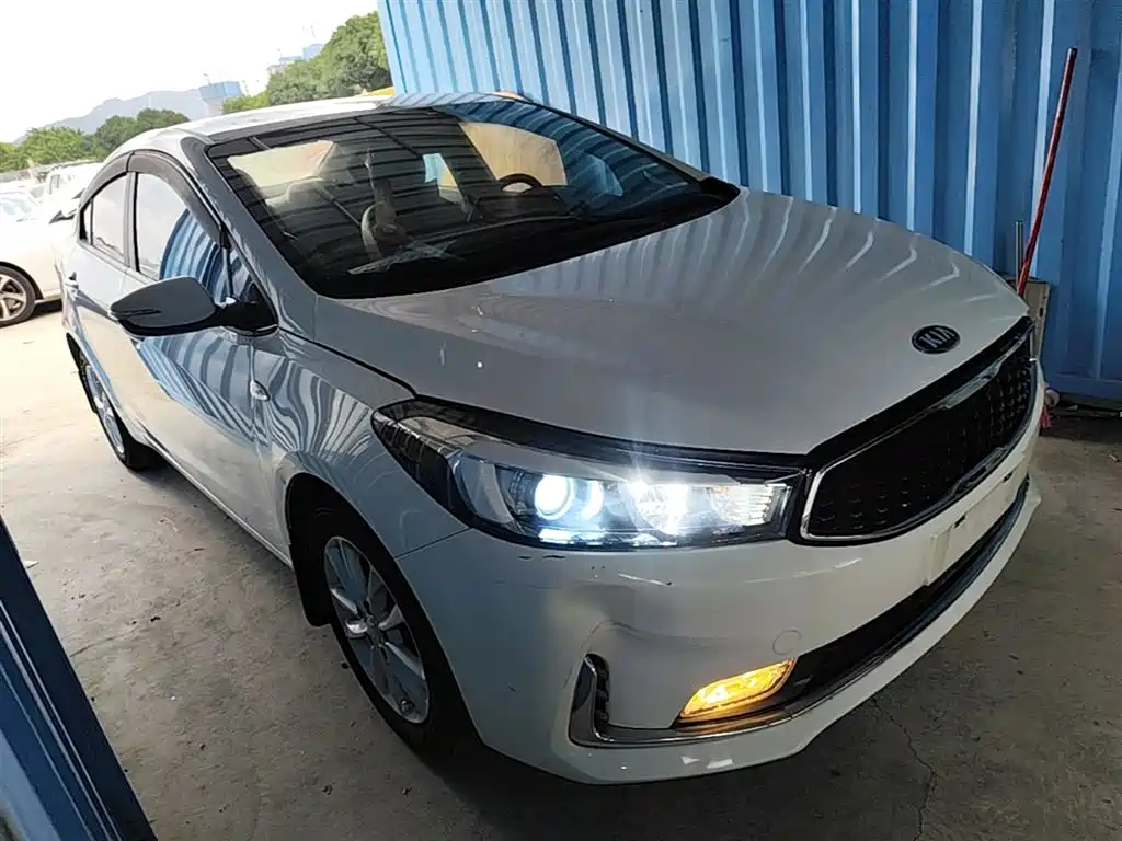 Kia K3 2016 1.6L Automatic GL фото 4