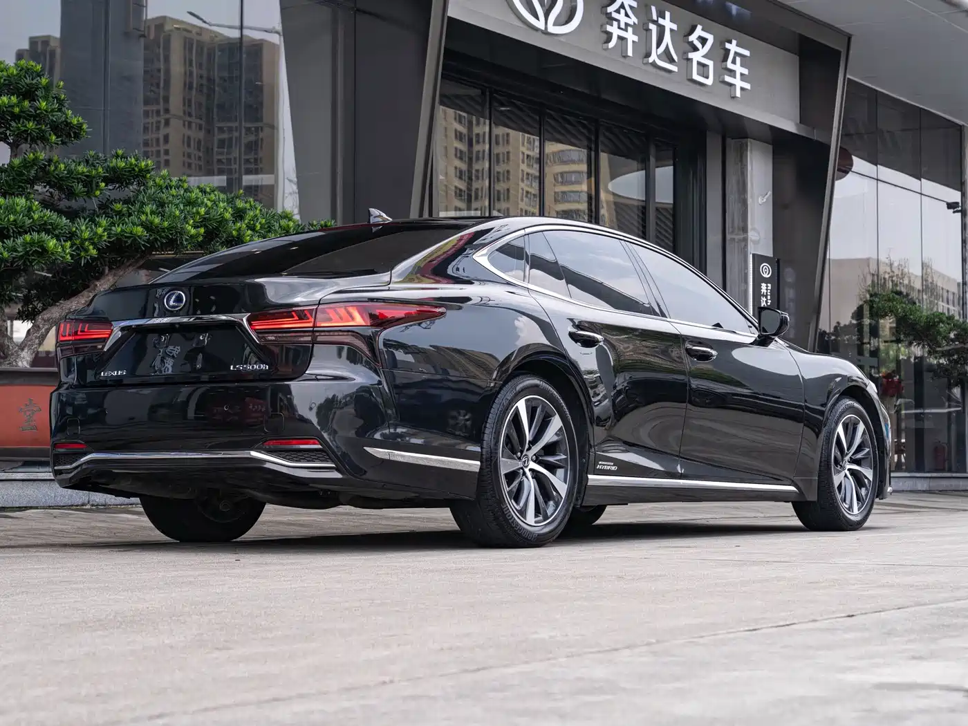 Lexus LS 2022 2021 500h Excellence Edition