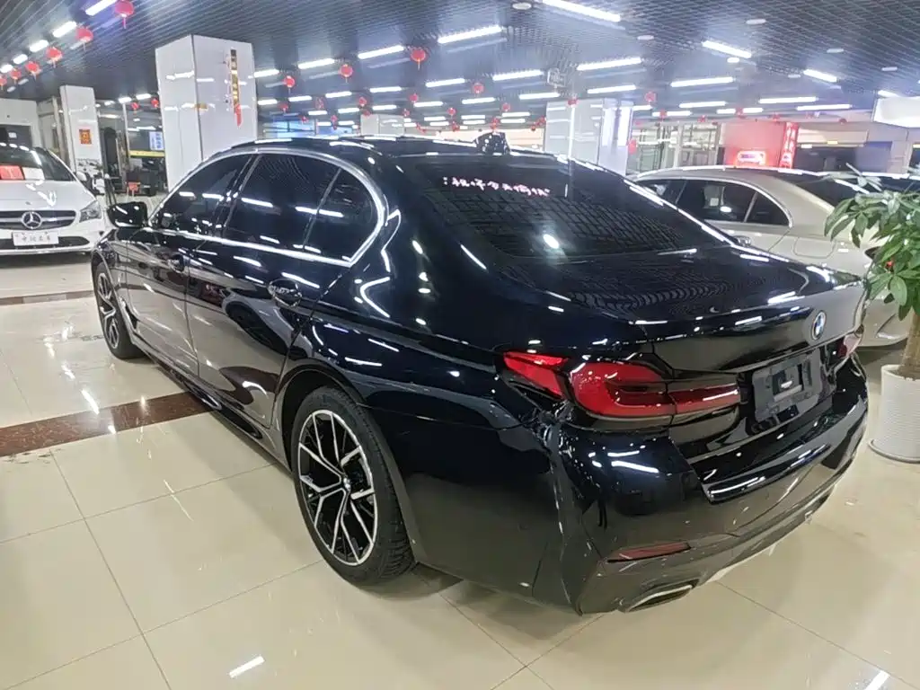 Photo 5 - BMW 5 Series