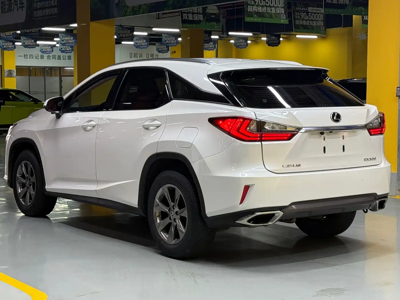 Фото 5 - Lexus RX