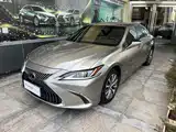 Фото 1 - Lexus ES
