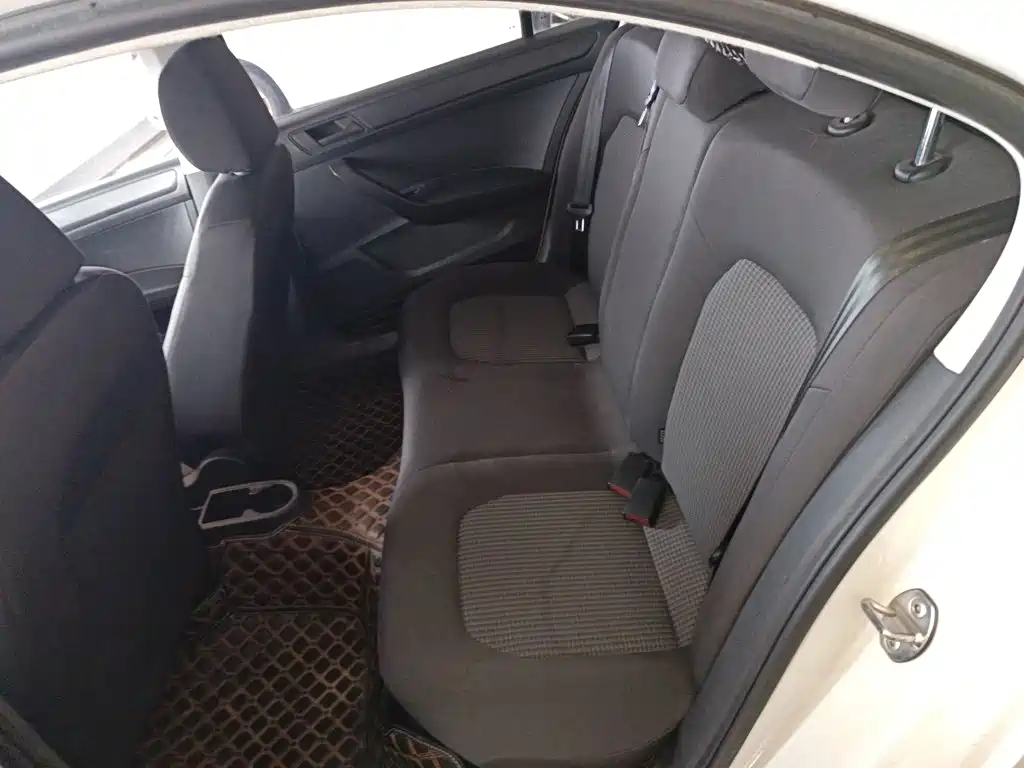 Photo 13 - Volkswagen Santana