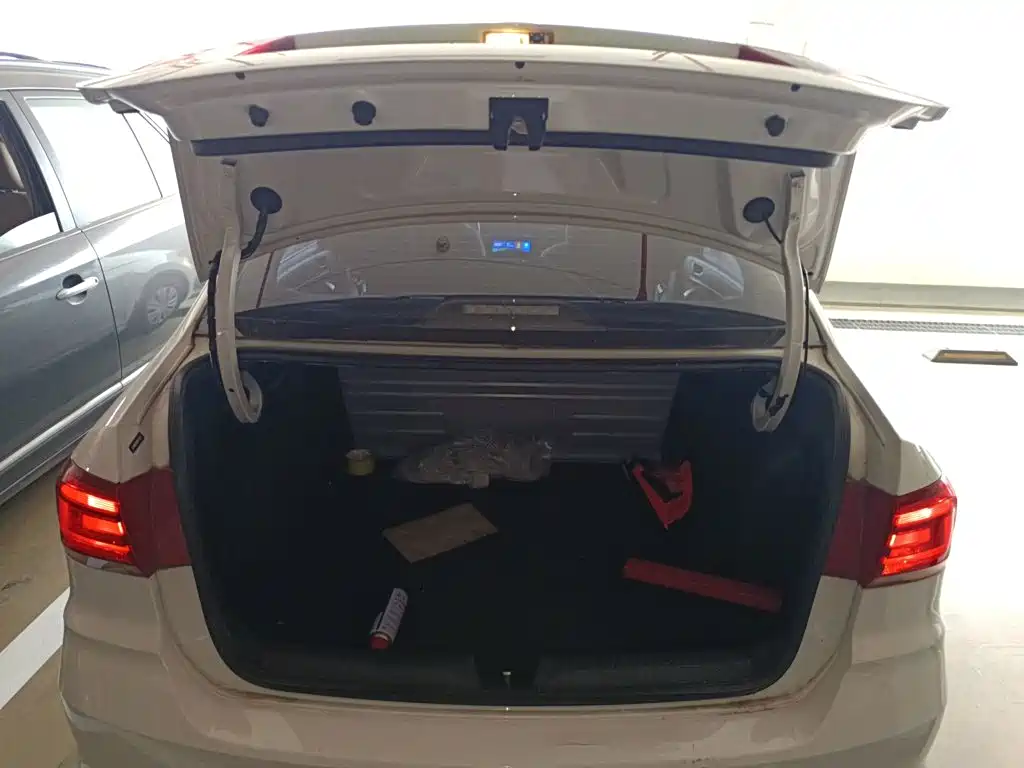Photo 15 - Volkswagen Santana