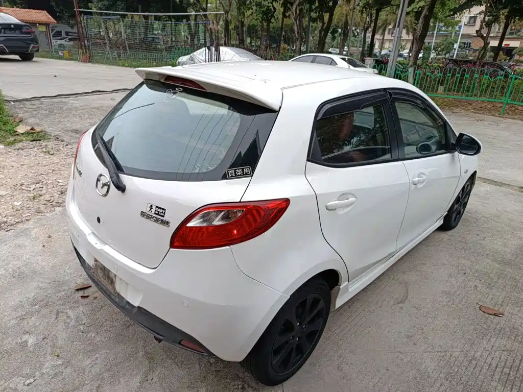 Mazda 2 2014 2012 Hatchback Dynamic 1.5L Automatic Value Edition