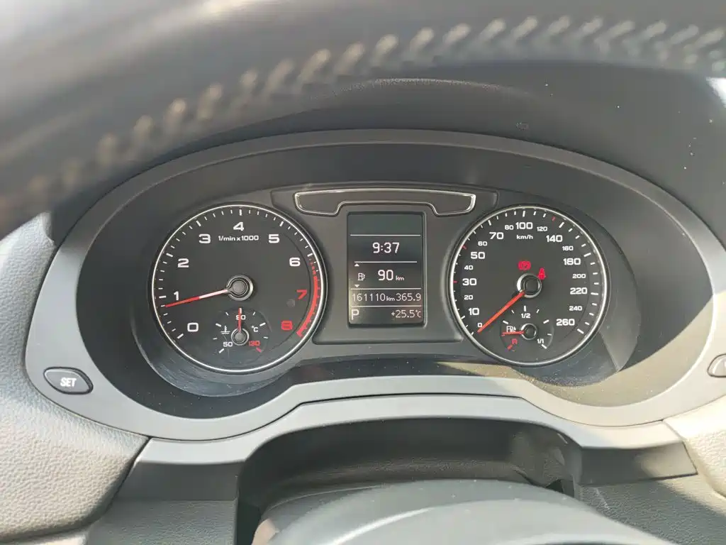 Фото 8 - Audi Q3