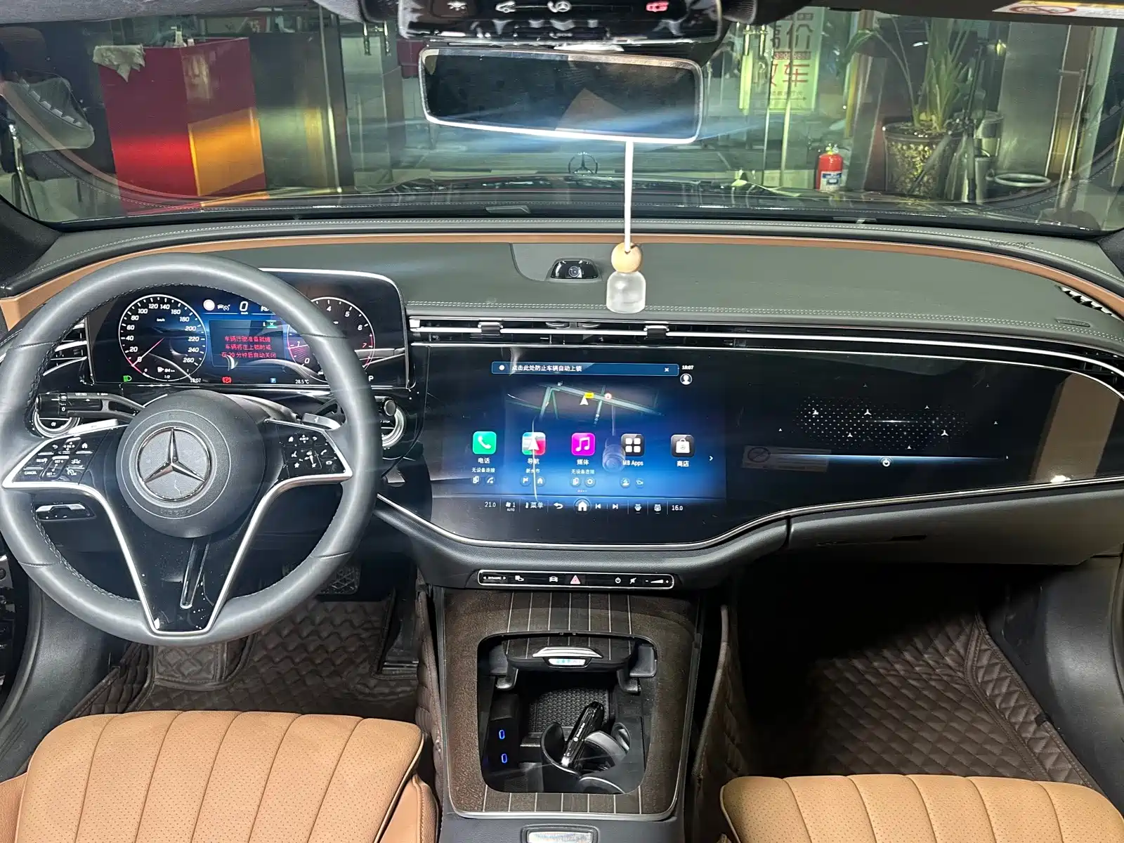 Фото 6 - Mercedes-Benz E-Class