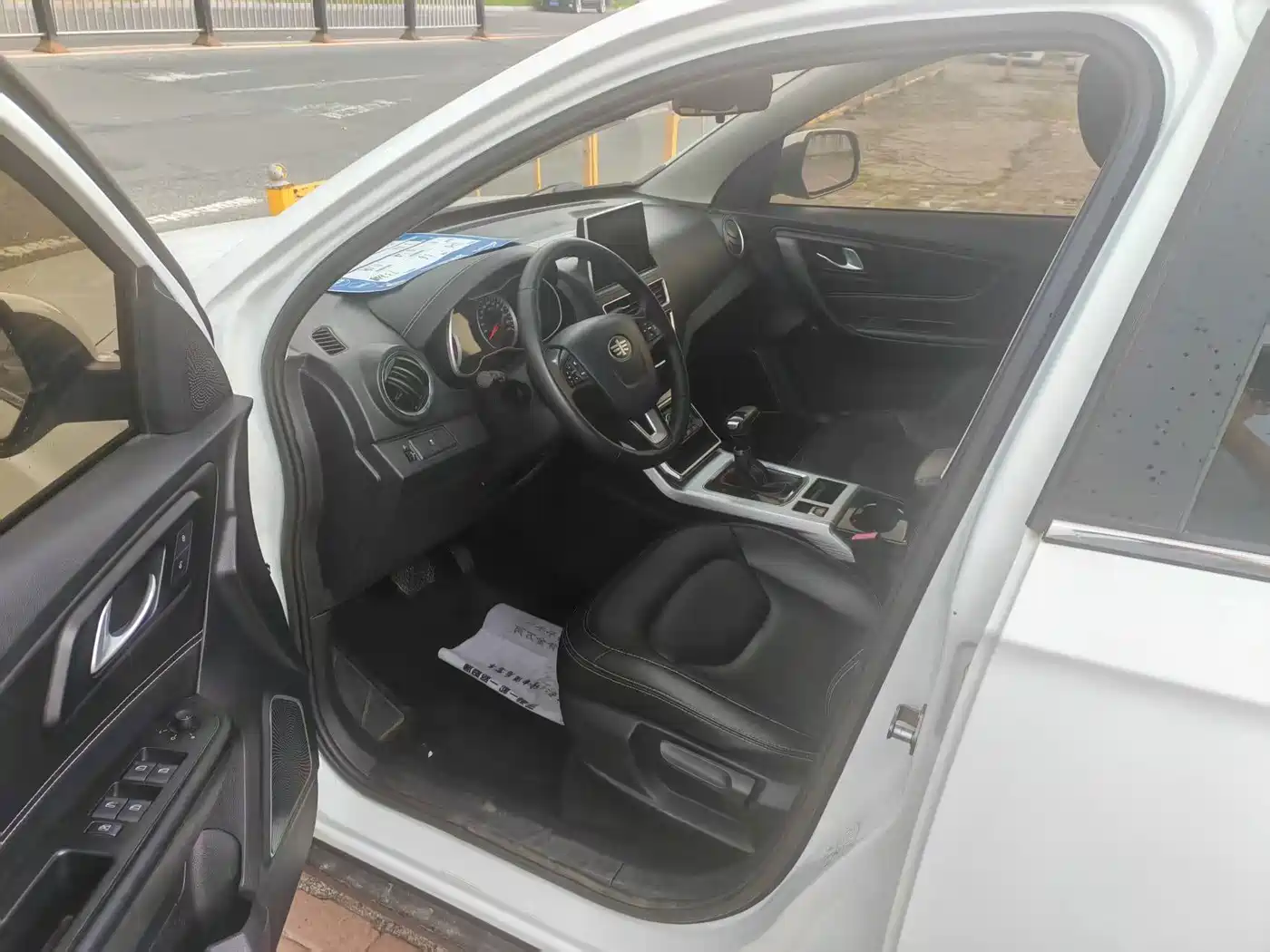 Besturn X40 2019 2019 1.6L Auto Luxury Type China V