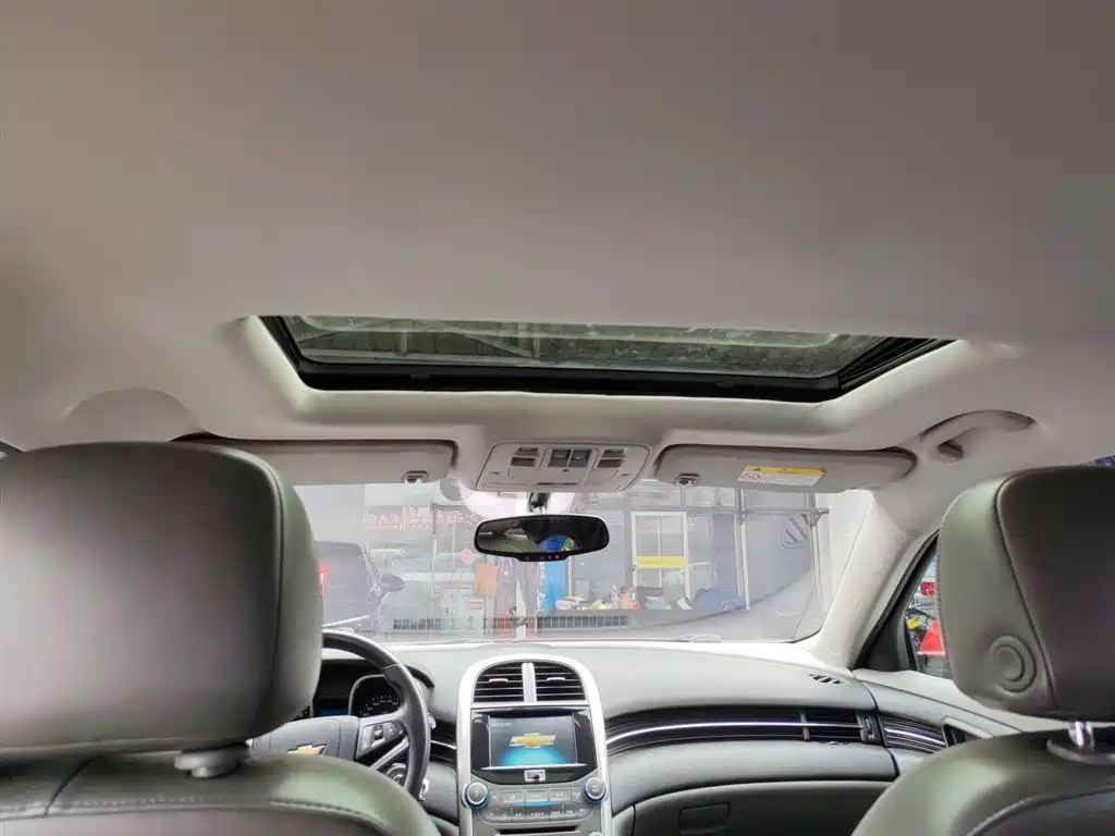 Chevrolet Malibu 2014 2.0L Automatic Luxury фото 18