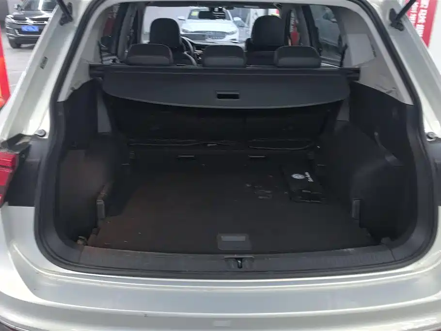 Volkswagen Tiguan L 2021 330TSI Automatic 2WD Smart фото 4