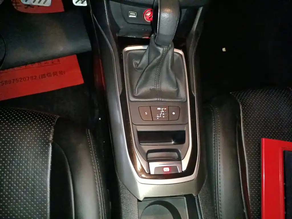 Peugeot 408 2015 Model 1.2T Automatic Luxury Edition фото 11