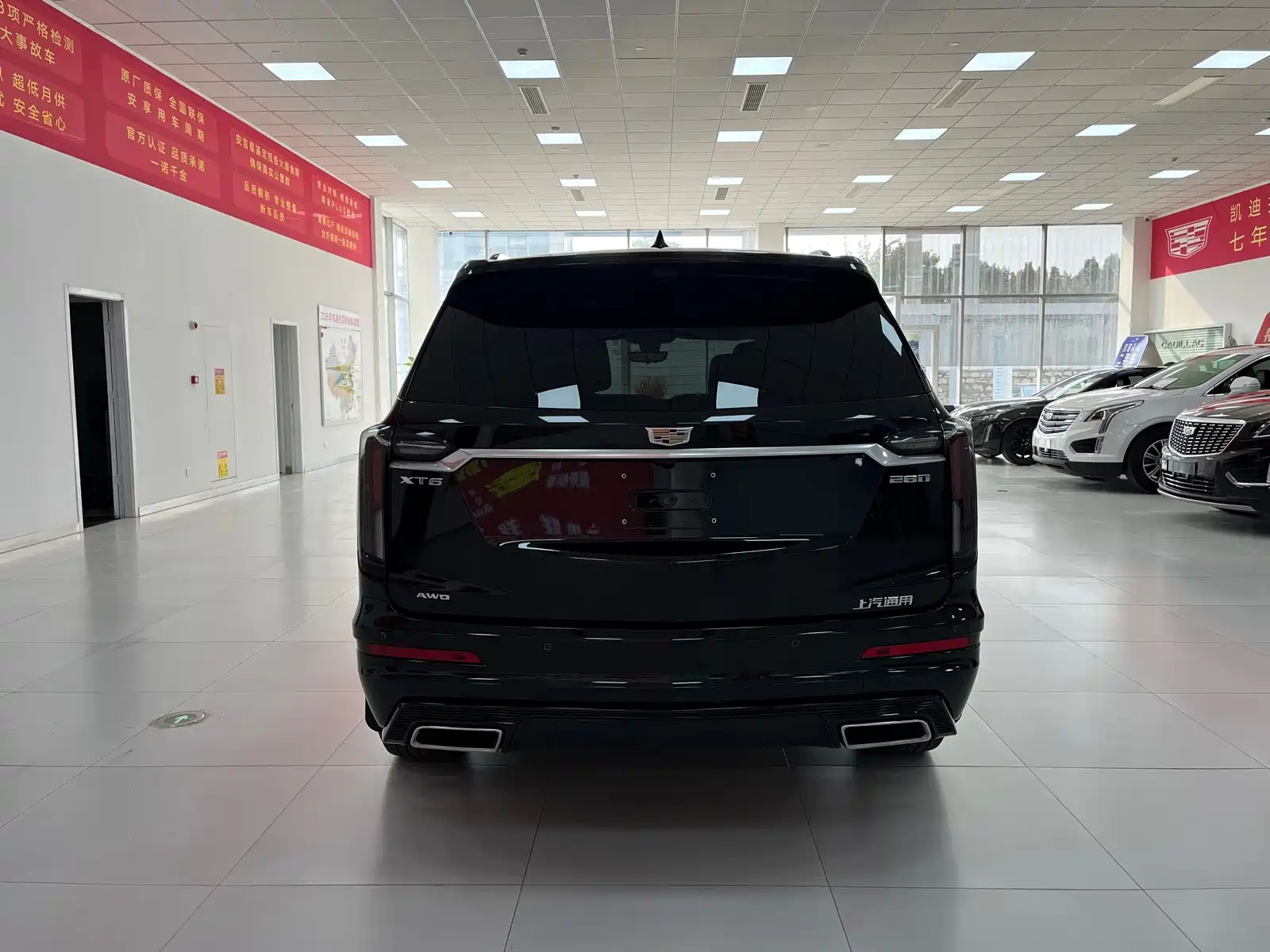 Фото 15 - Cadillac XT6