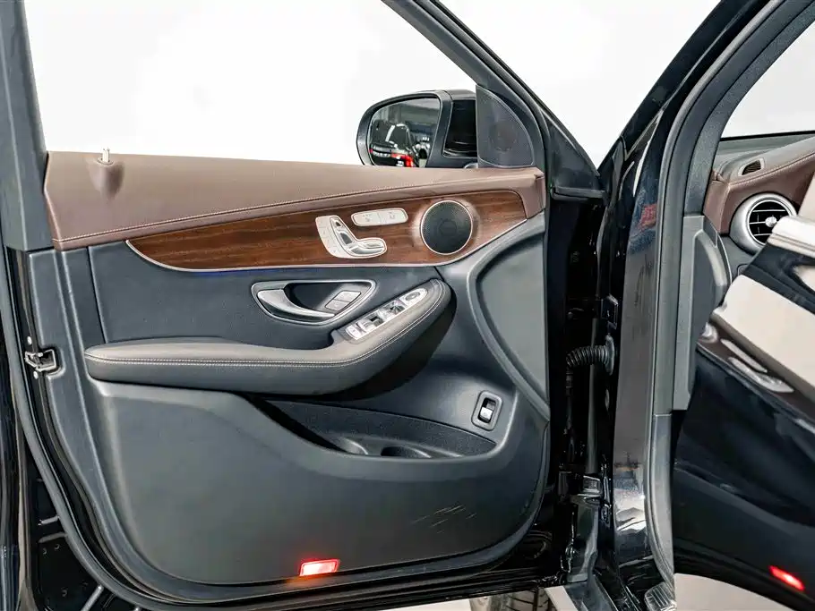 Mercedes-Benz GLC 2022 Model GLC 260 L 4MATIC Luxury Edition фото 16