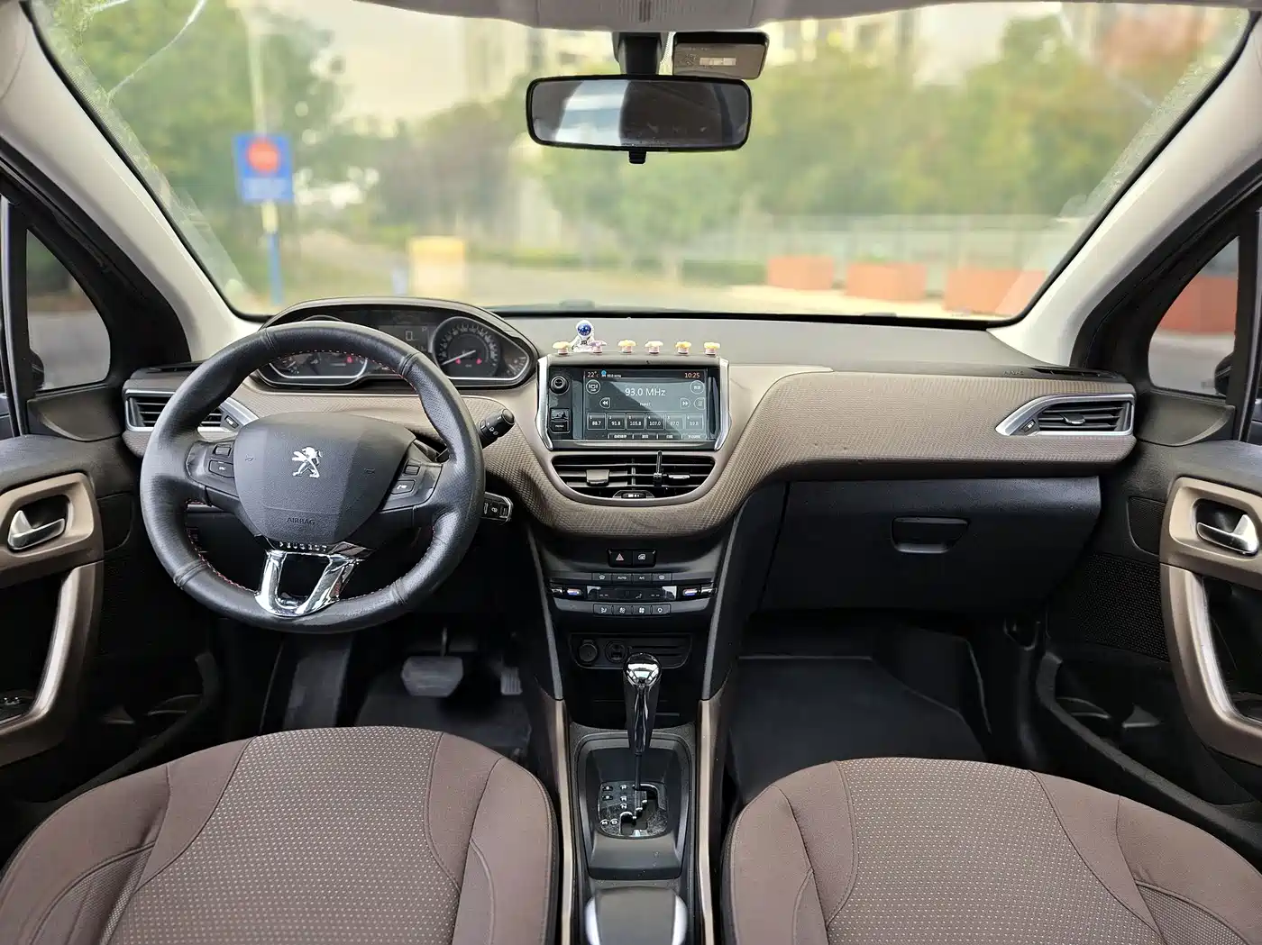 Peugeot 2008 2015 2014 1.6L Automatic Fashion Edition