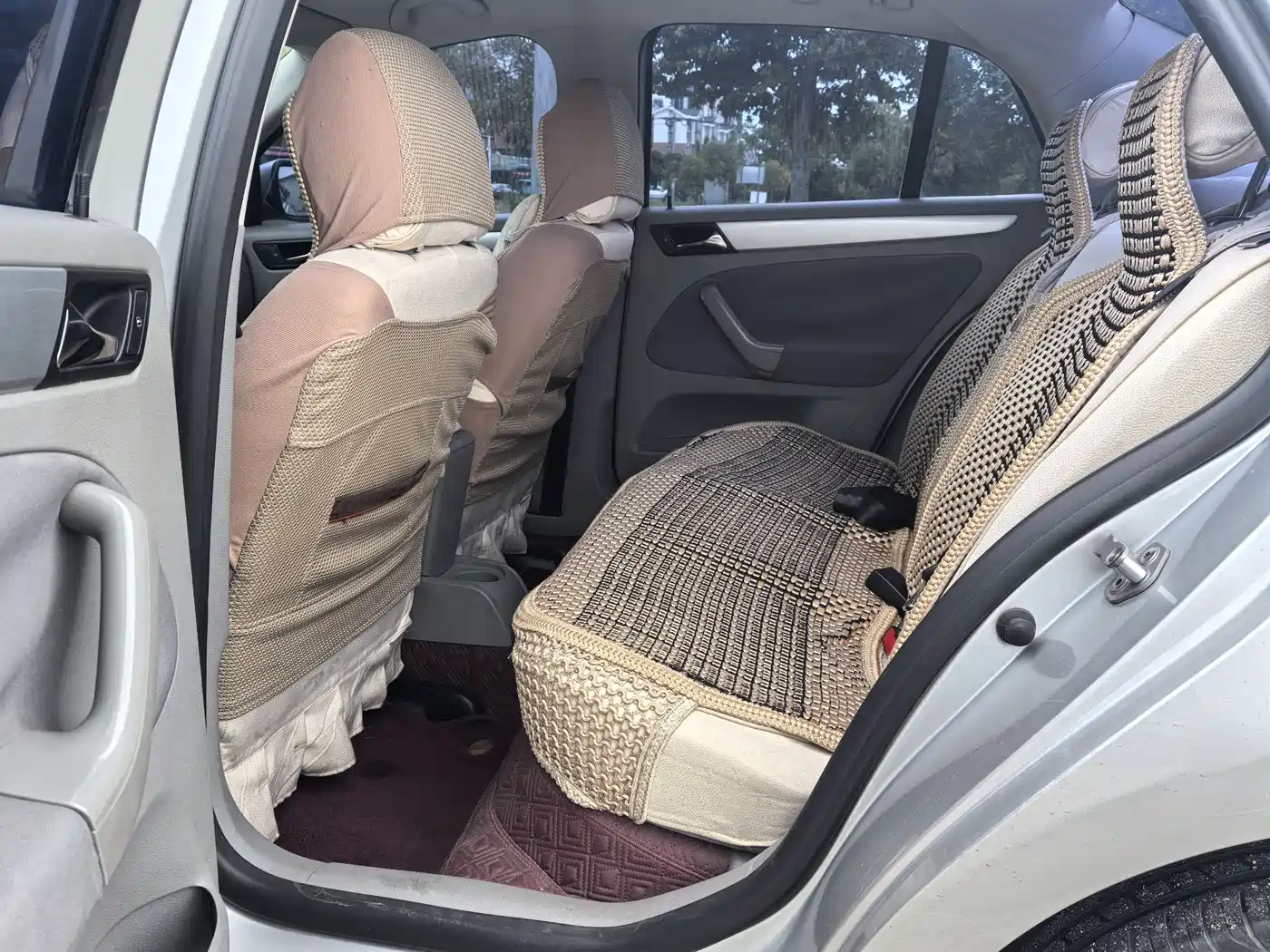 Volkswagen Bora 2012 1.6L Automatic Fashion Value Edition фото 7