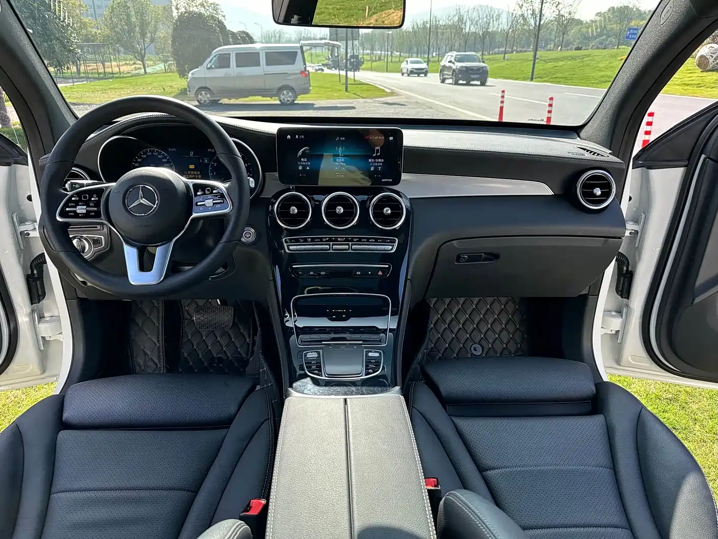 Mercedes-Benz GLC Coupe 2020 2020 GLC 260 4MATIC Coupe SUV