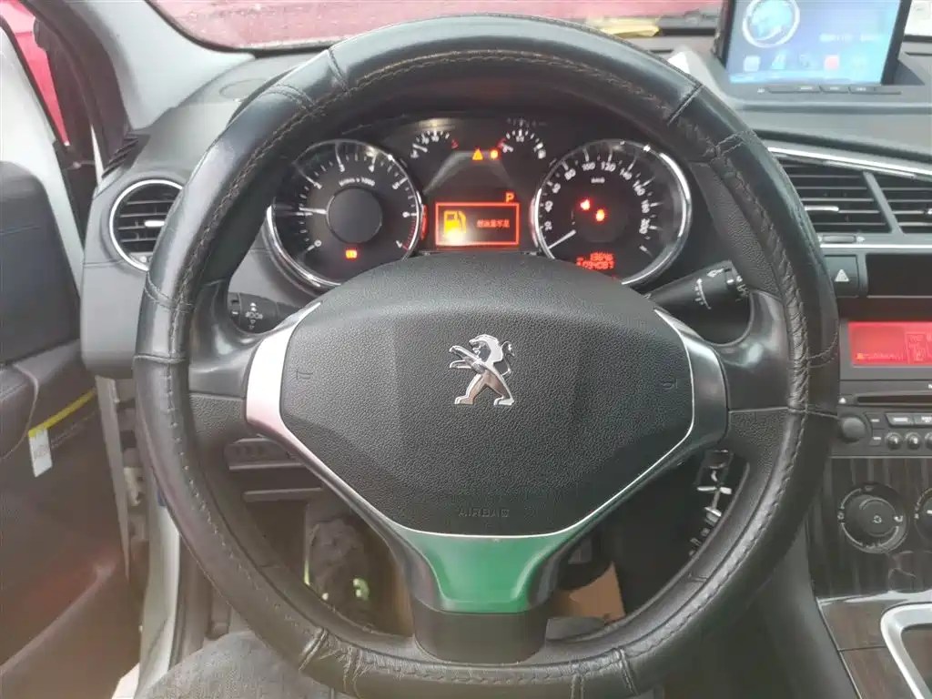 Peugeot 3008 2015 1.6THP Automatic Classic Edition фото 7