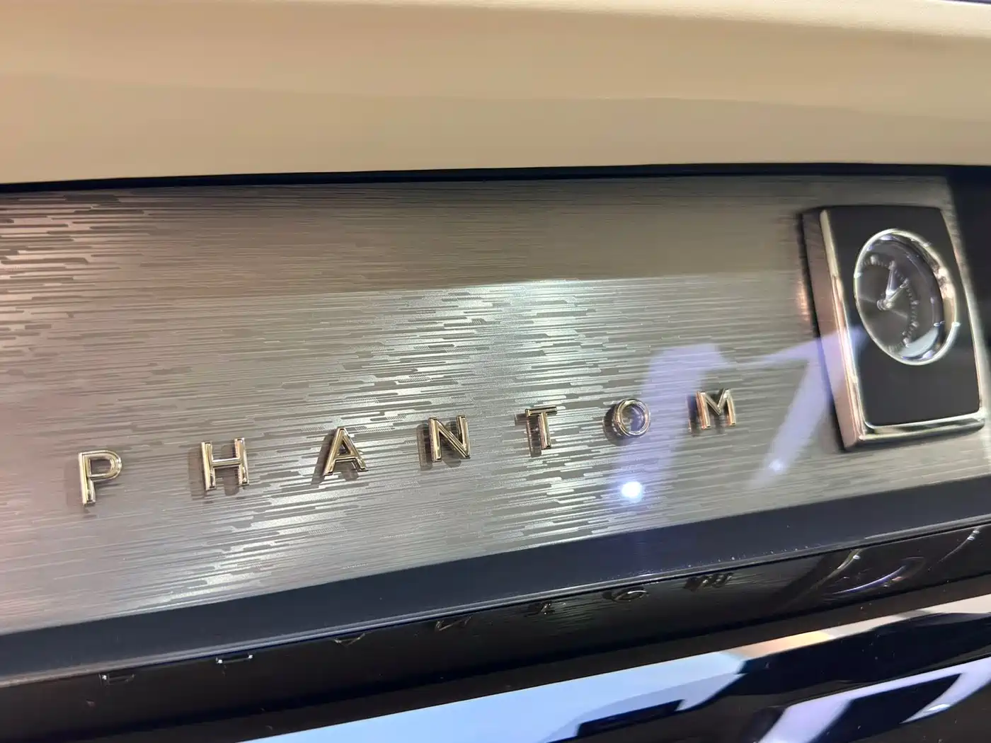 Rolls-Royce Phantom 2018 6.7T Long Wheelbase Version фото 14
