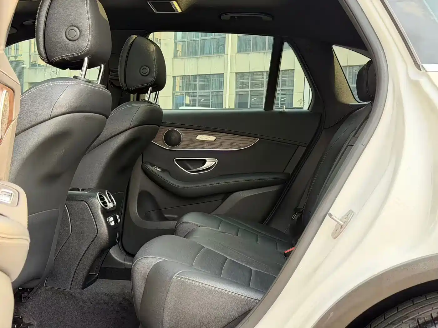 Mercedes-Benz GLC 2022 Model GLC 260 L 4MATIC Luxury Edition фото 7