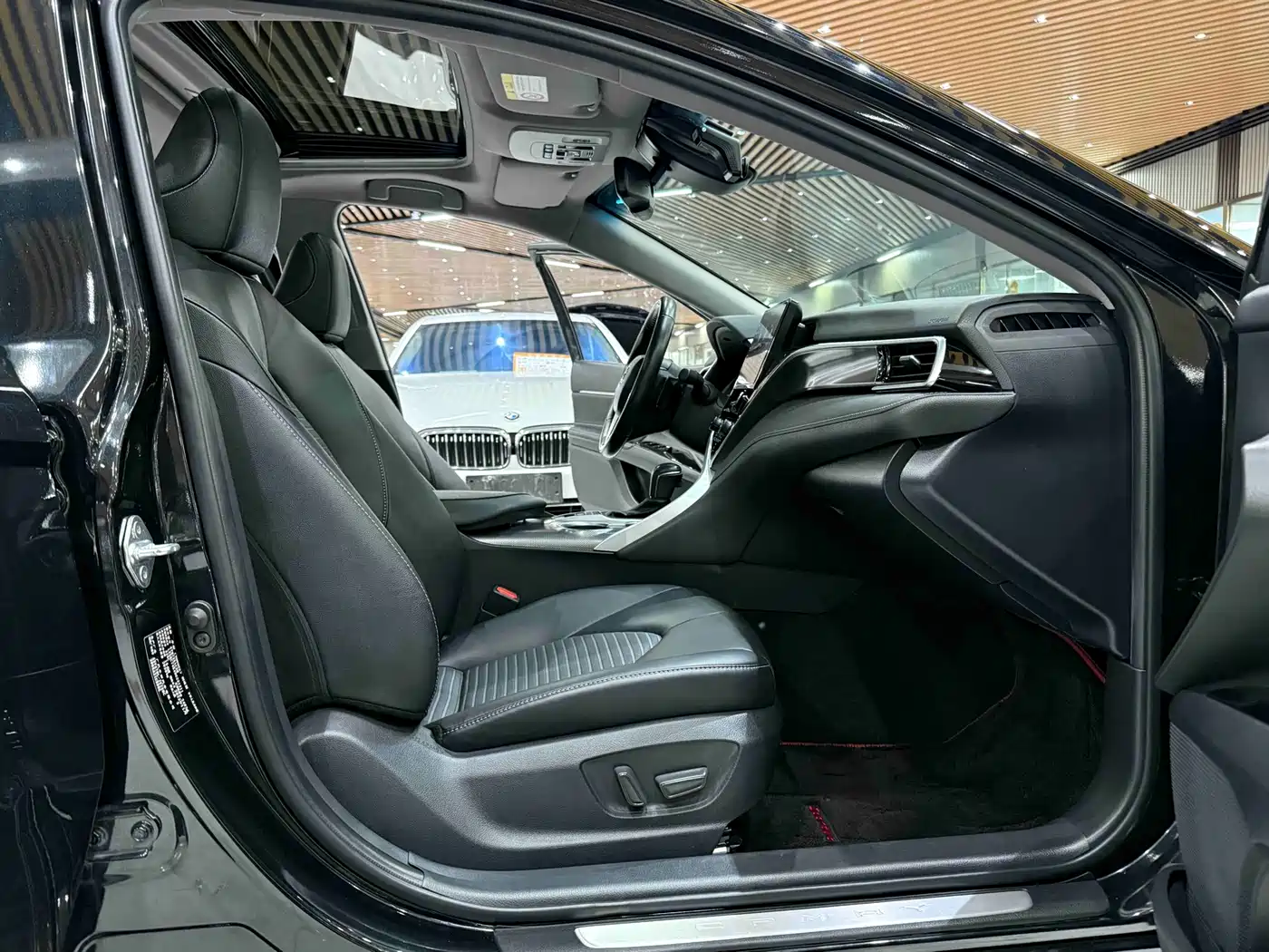 Toyota Camry 2023 2.5S Knight Edition фото 15