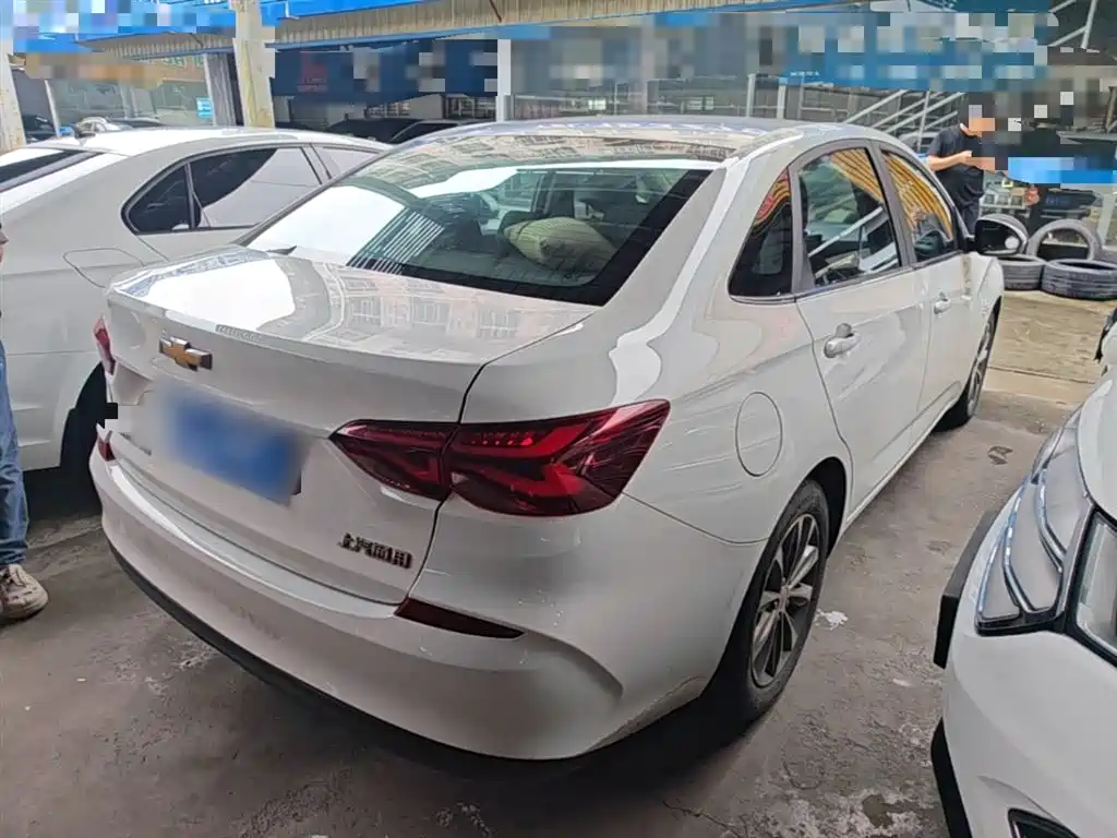 CHEVROLET CRUZE
