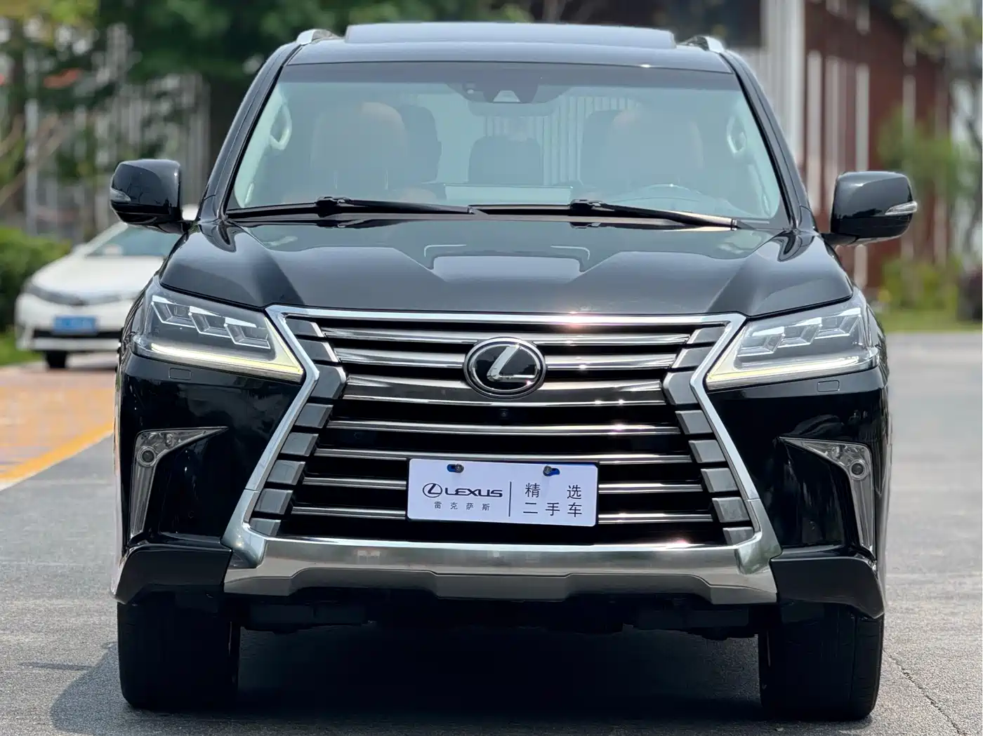 Lexus LX 2017 570 Prestige Luxury фото 2