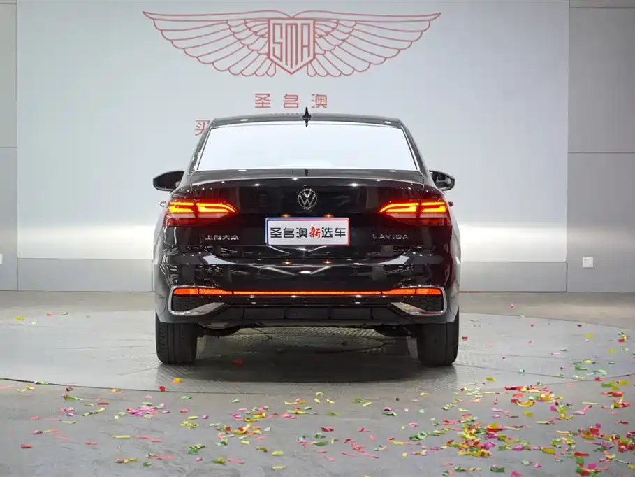 Volkswagen Lavida 2023 Facelift 1.5L Auto Starlight 5 Million Edition фото 5