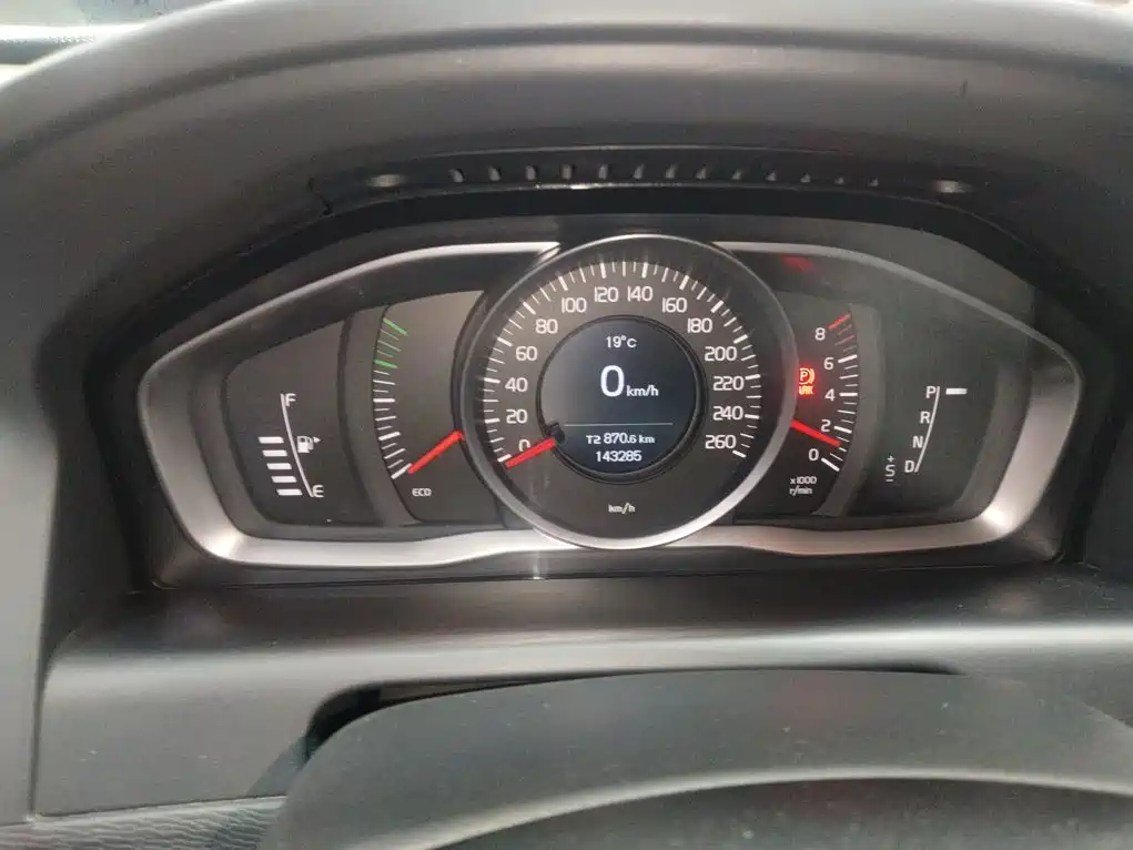 Фото 8 - Volvo XC60
