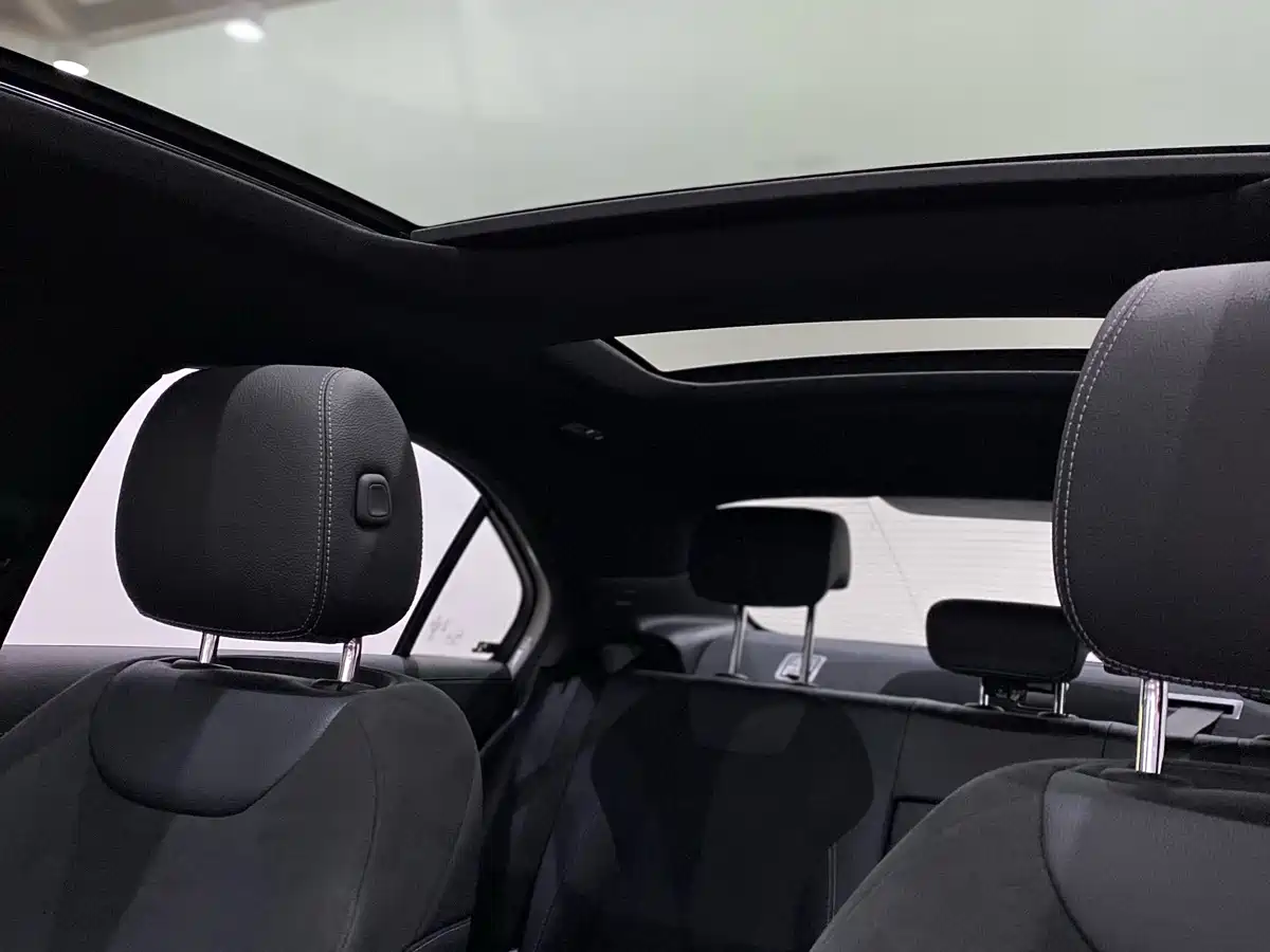 Mercedes-Benz A-Class 2022 A 200 L Sport Sedan Style фото 14