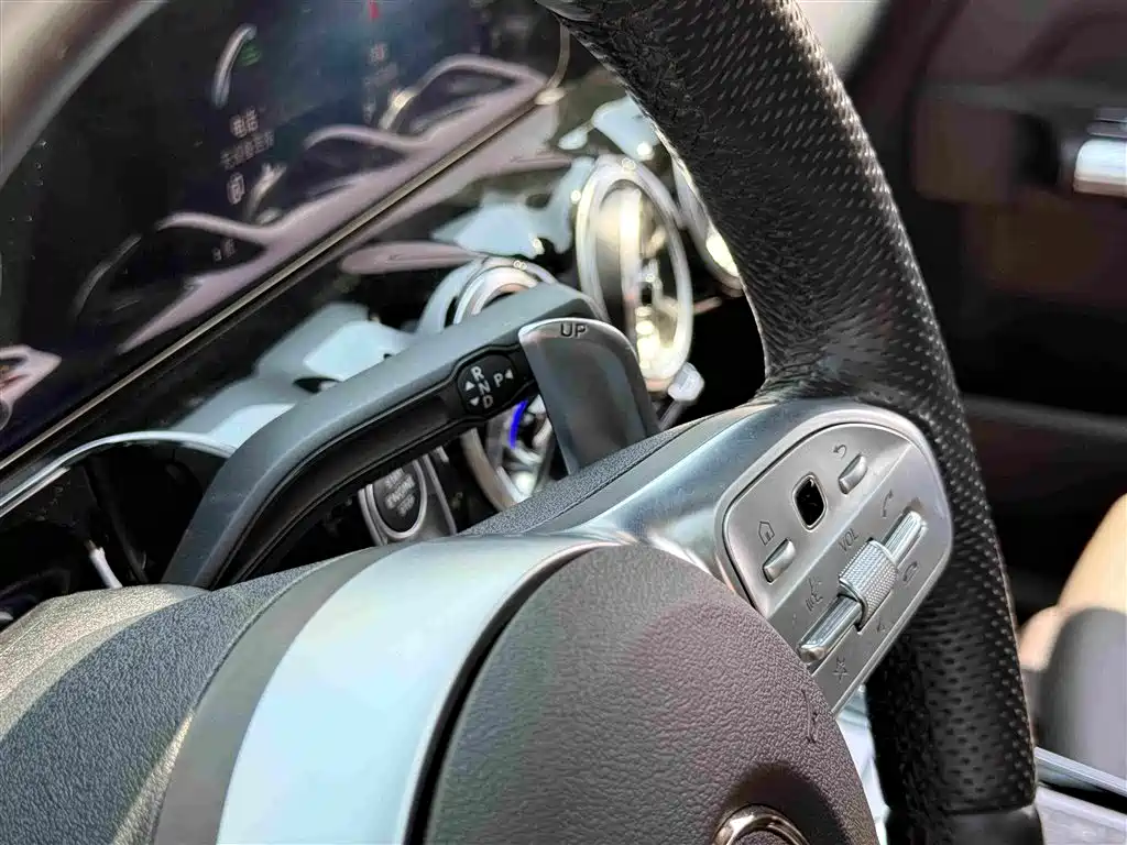 MERCEDES-BENZ GLA AMG