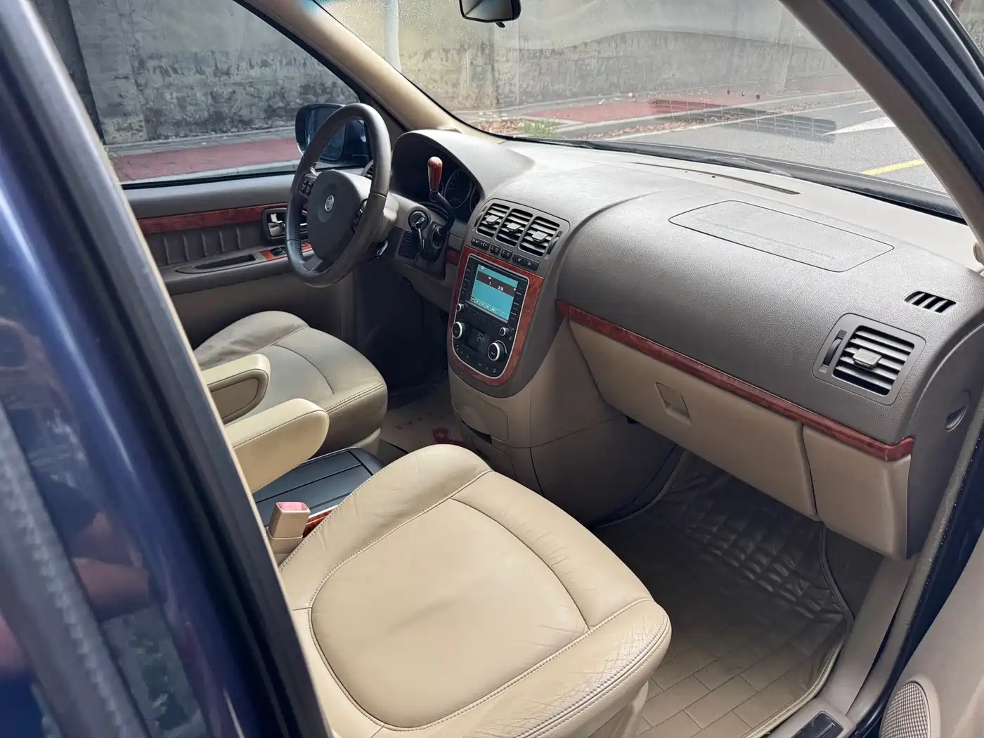 Buick GL8 2010