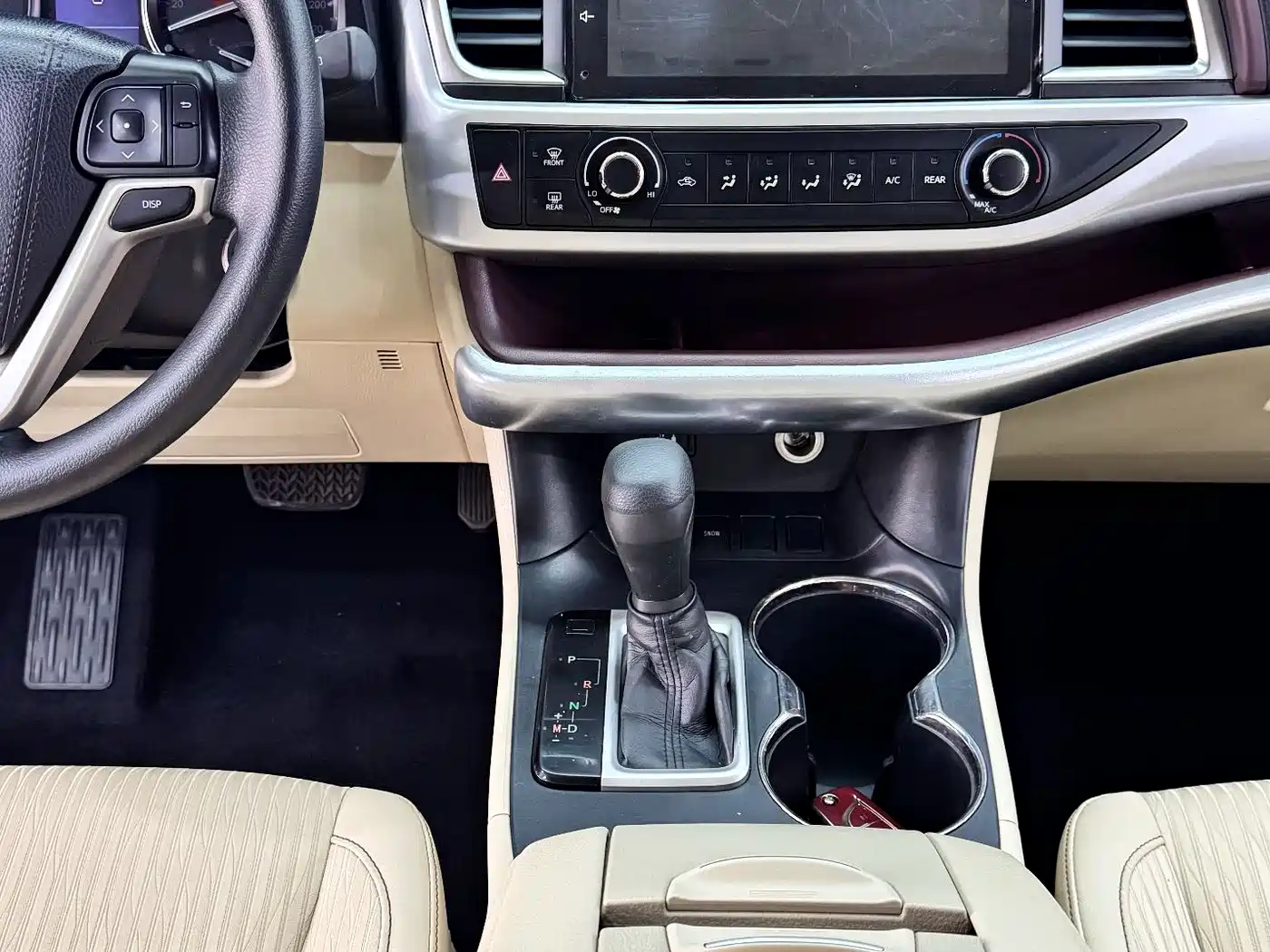 Photo 11 - Toyota Highlander