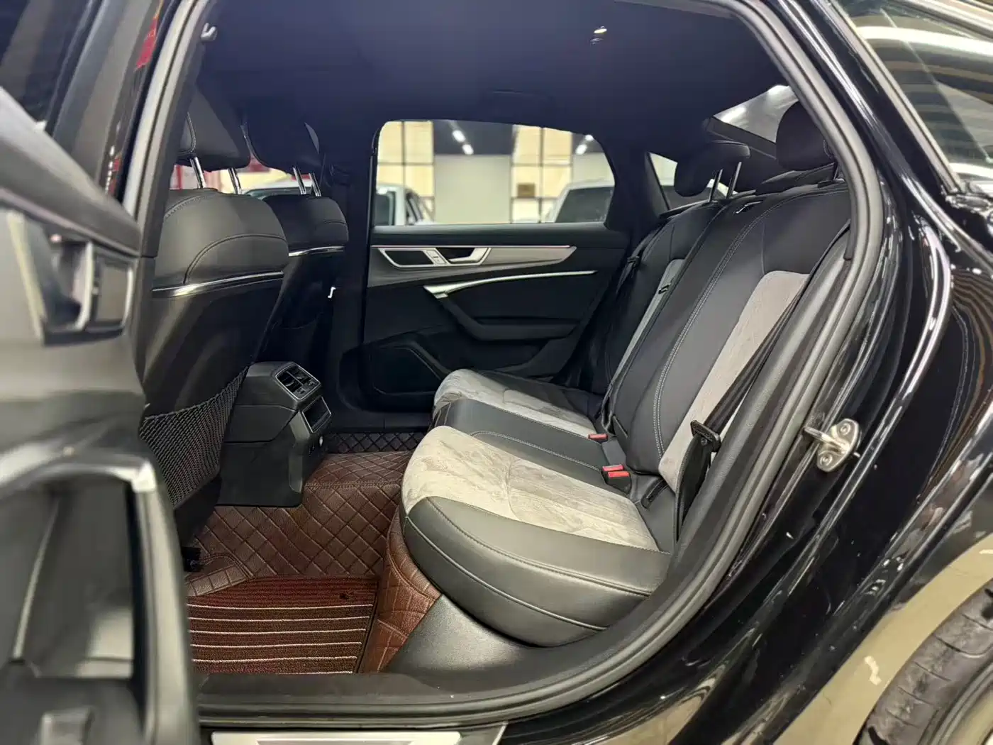 Audi A6L 2023 40 TFSI Luxury Dynamic фото 3