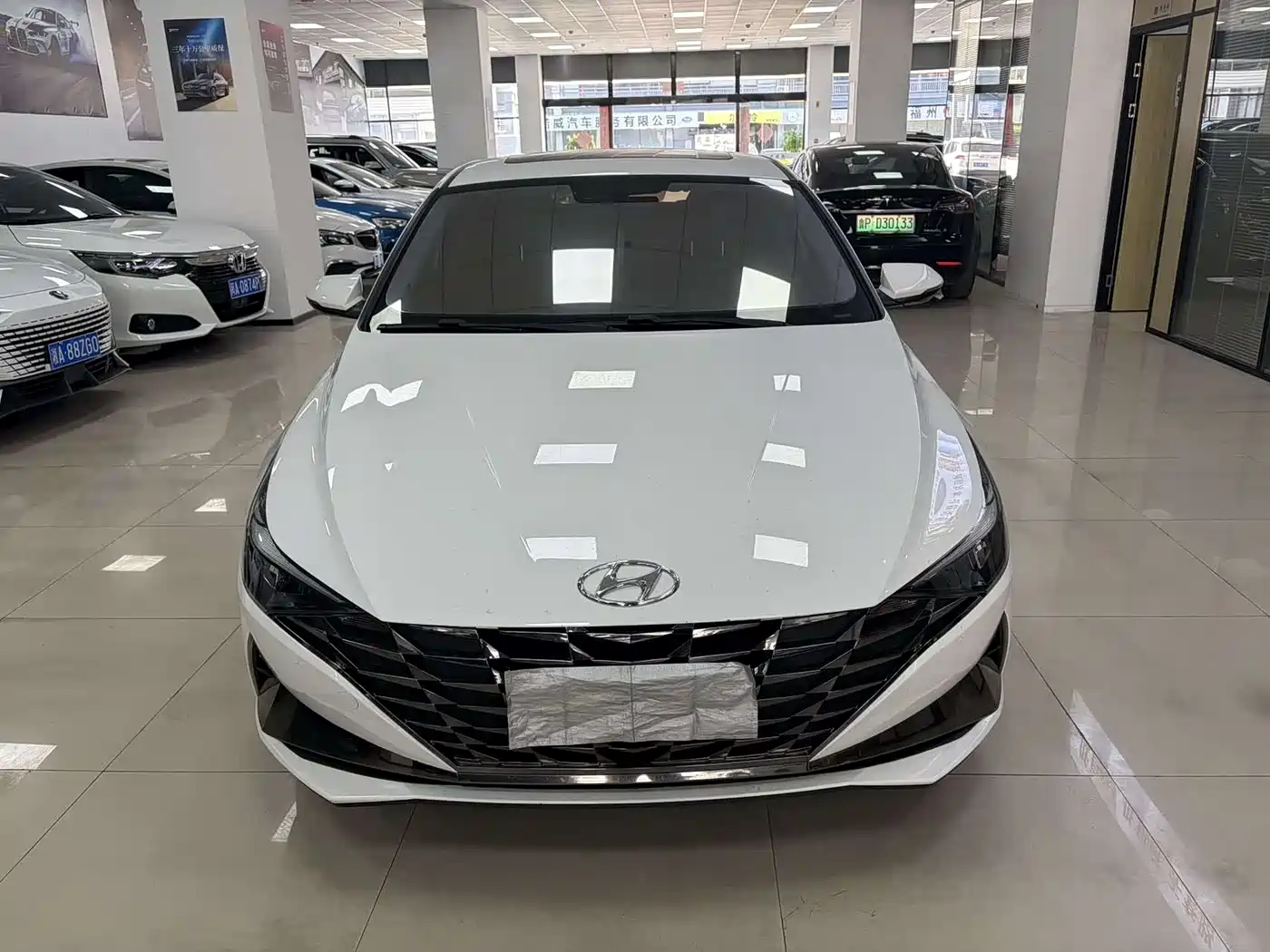 HYUNDAI ELANTRA
