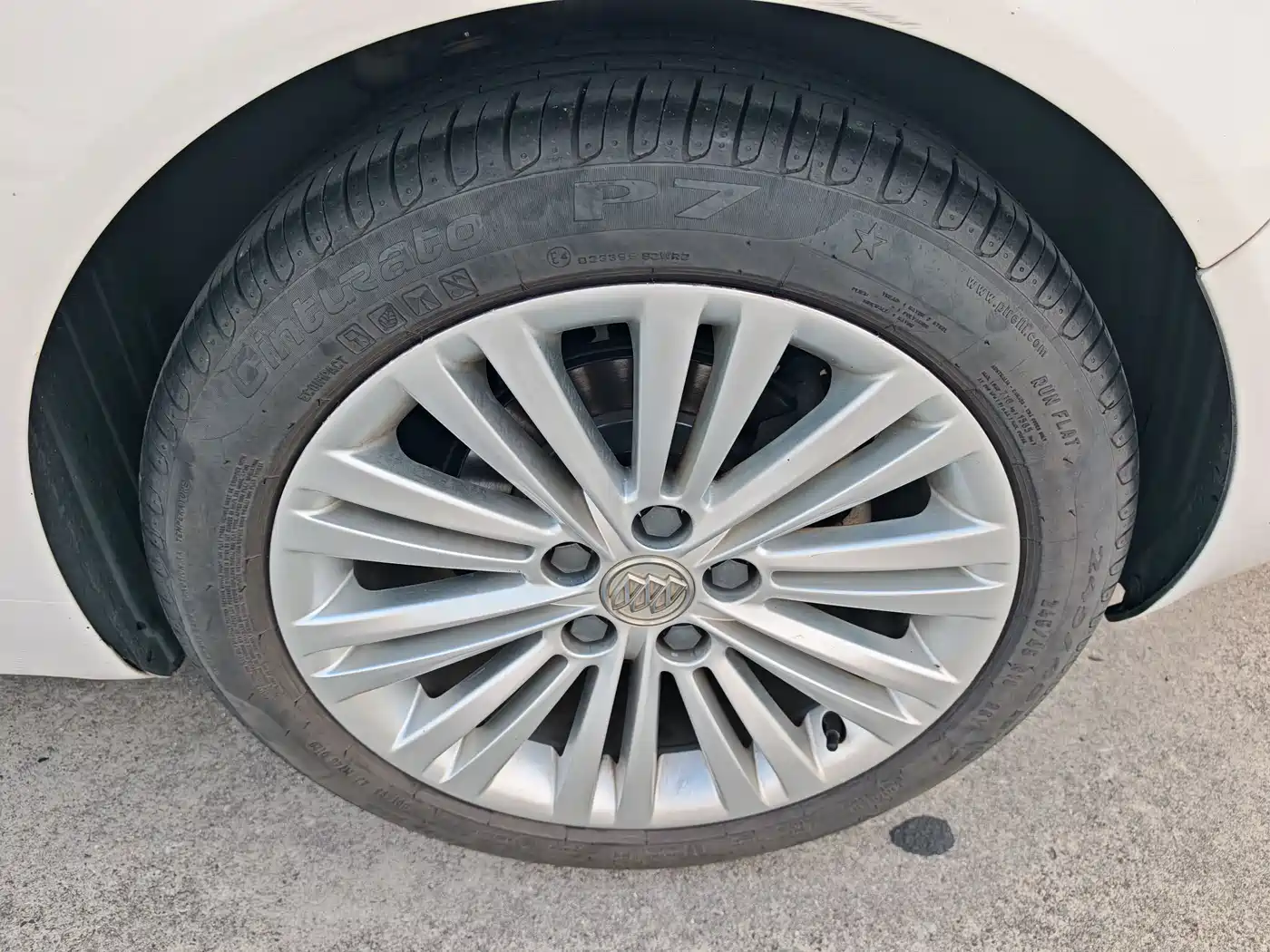 Photo 8 - Buick Regal