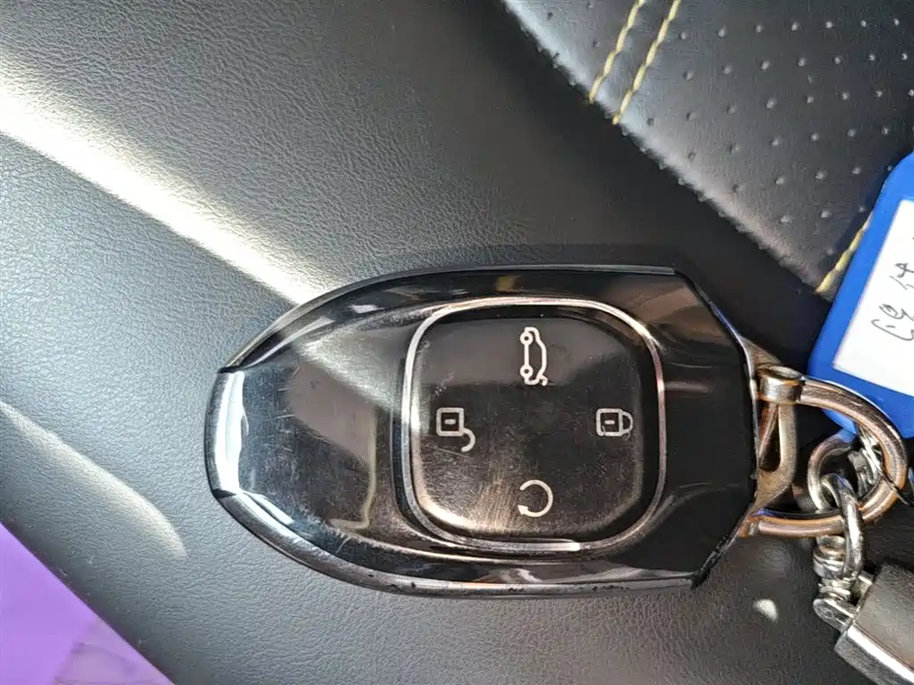 GAC Trumpchi Trumpchi Emkoo 2021 270T DCT J16 Edition фото 9